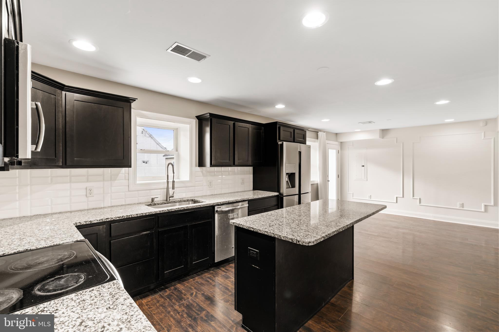 ROXBOROUGH - Residential Lease