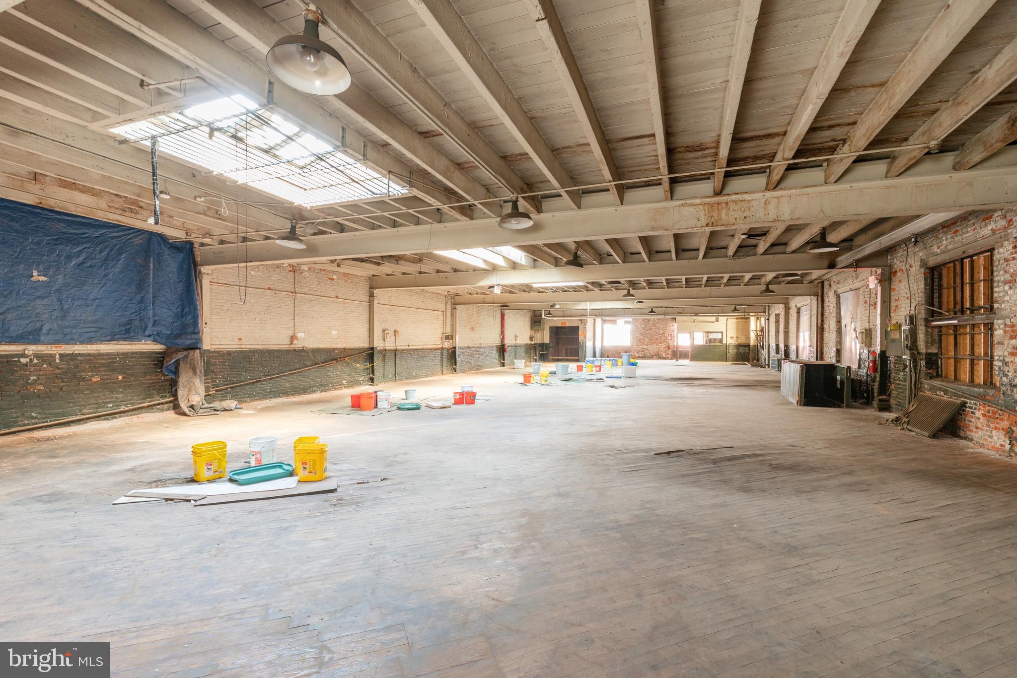 PENNSPORT - Commercial Sale