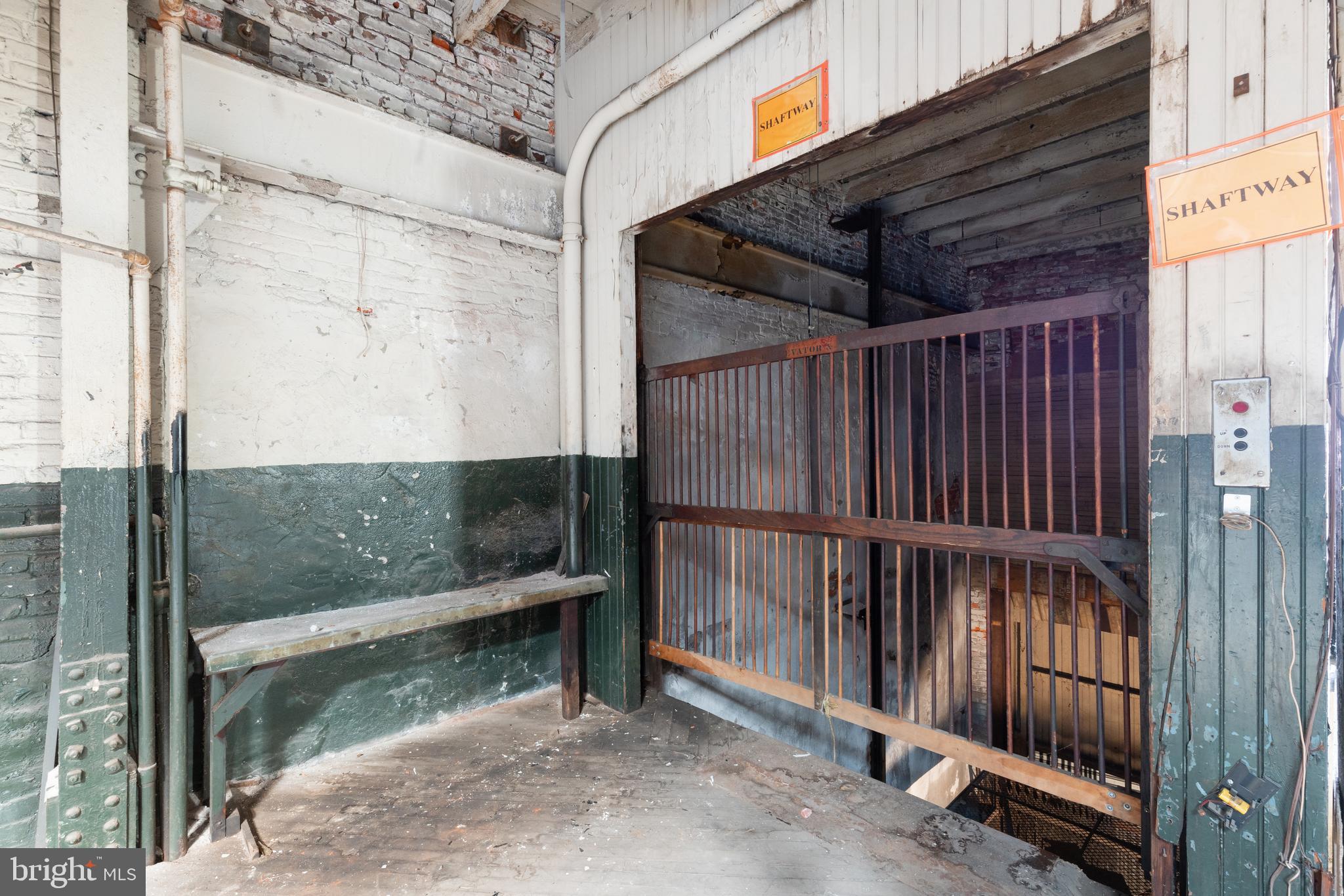 PENNSPORT - Commercial Sale