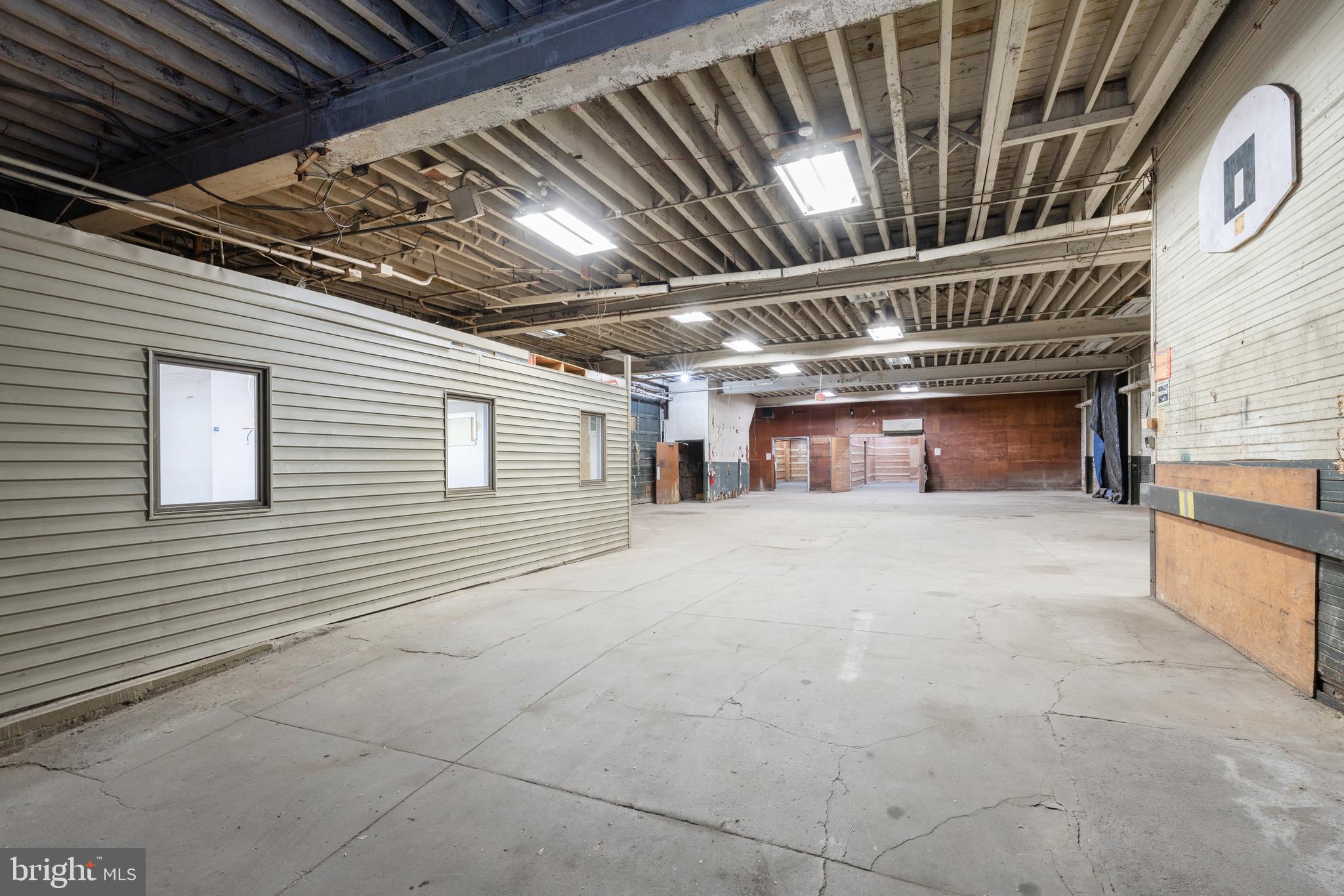 PENNSPORT - Commercial Sale