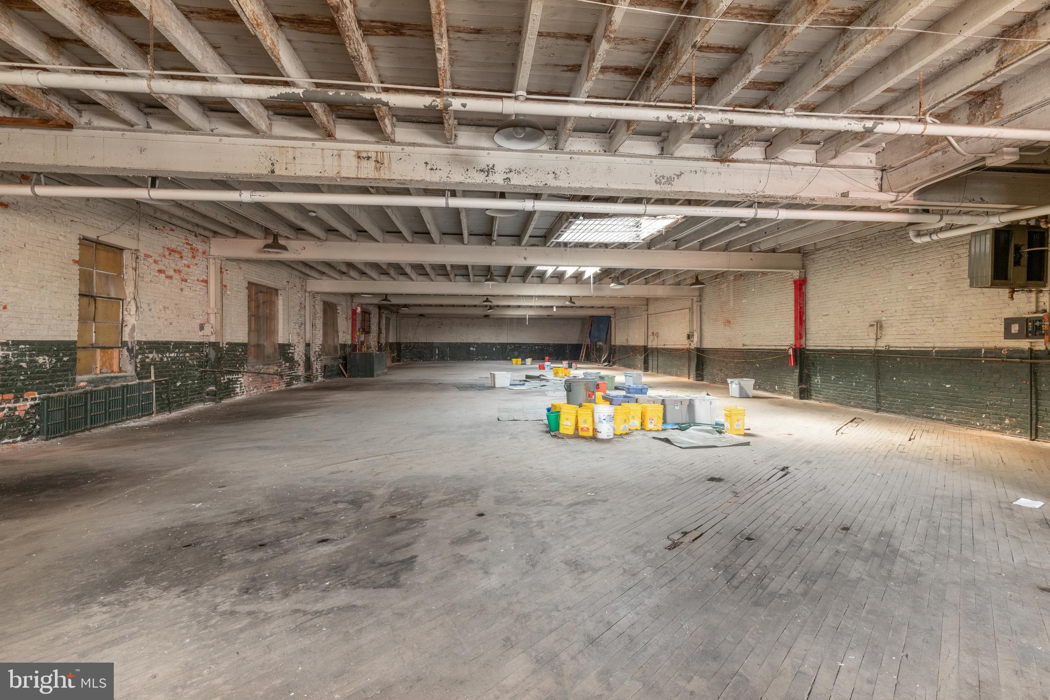 PENNSPORT - Commercial Sale