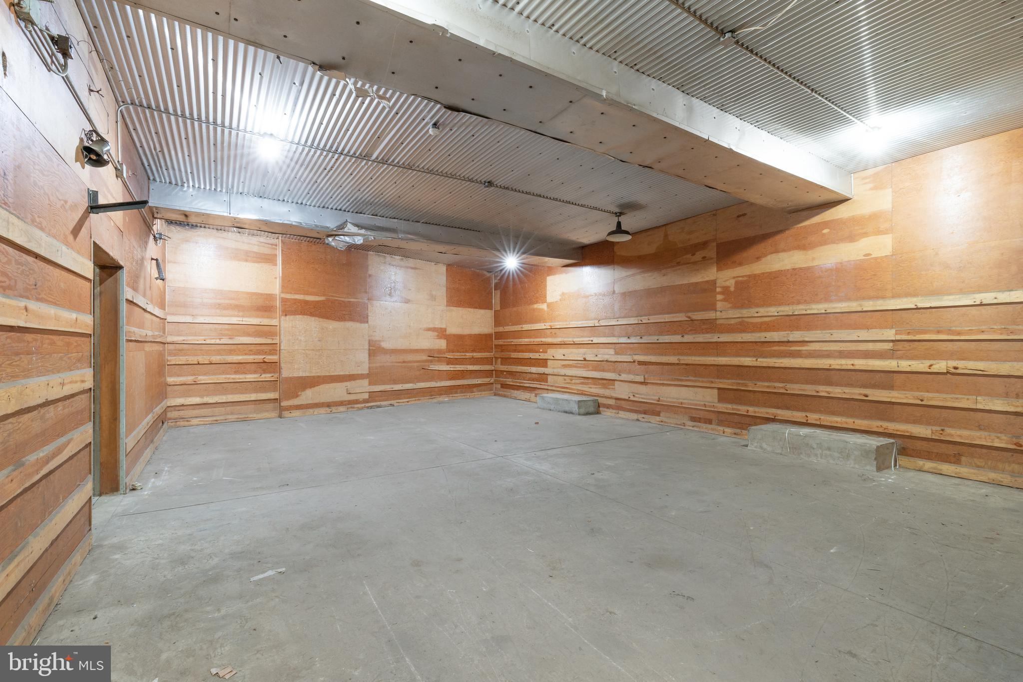 PENNSPORT - Commercial Sale