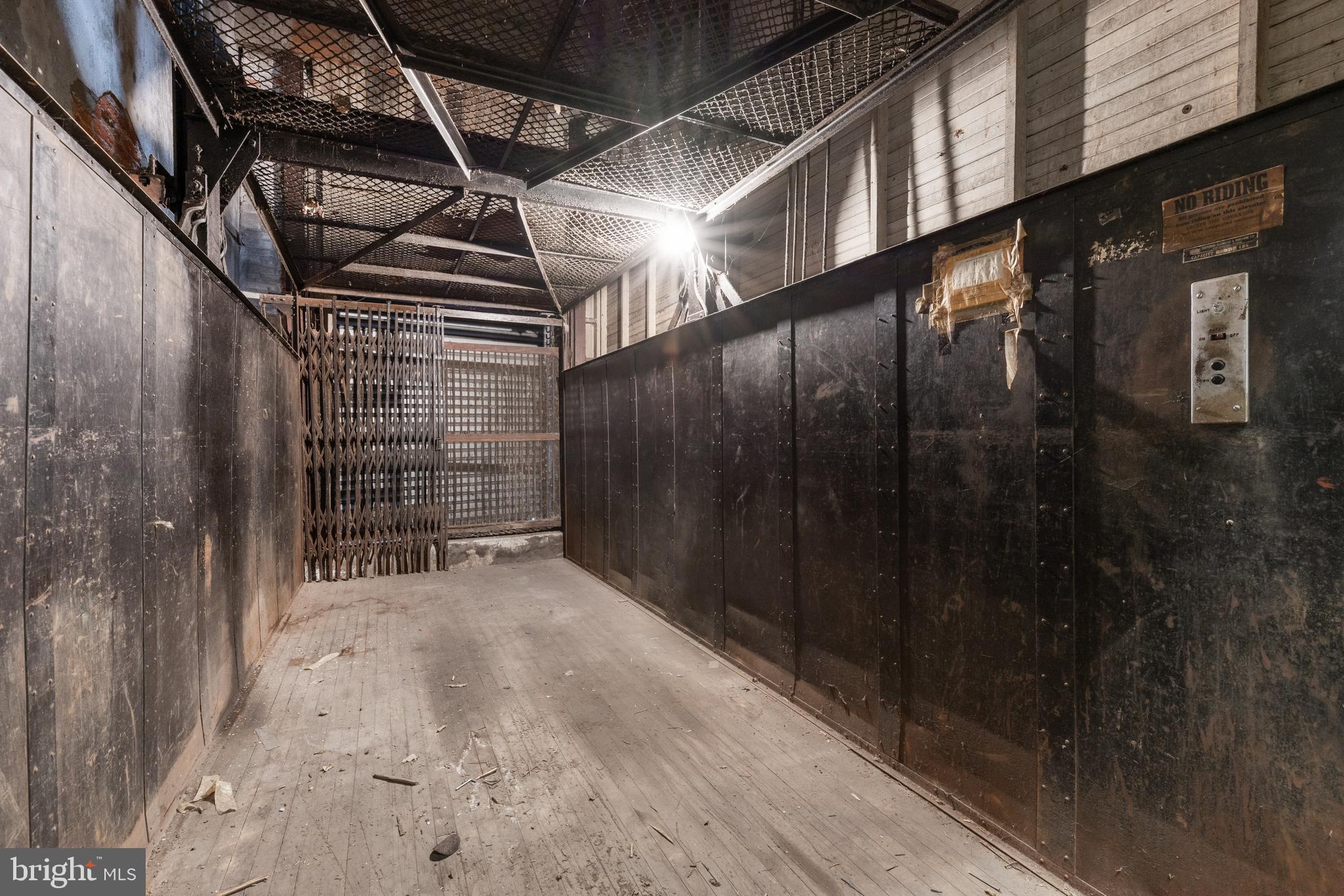 PENNSPORT - Commercial Sale