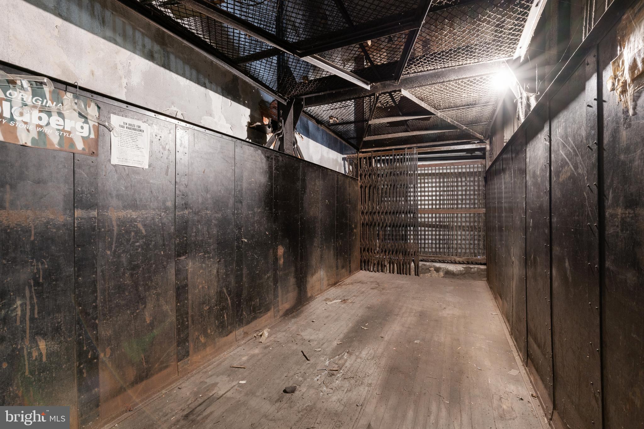 PENNSPORT - Commercial Sale