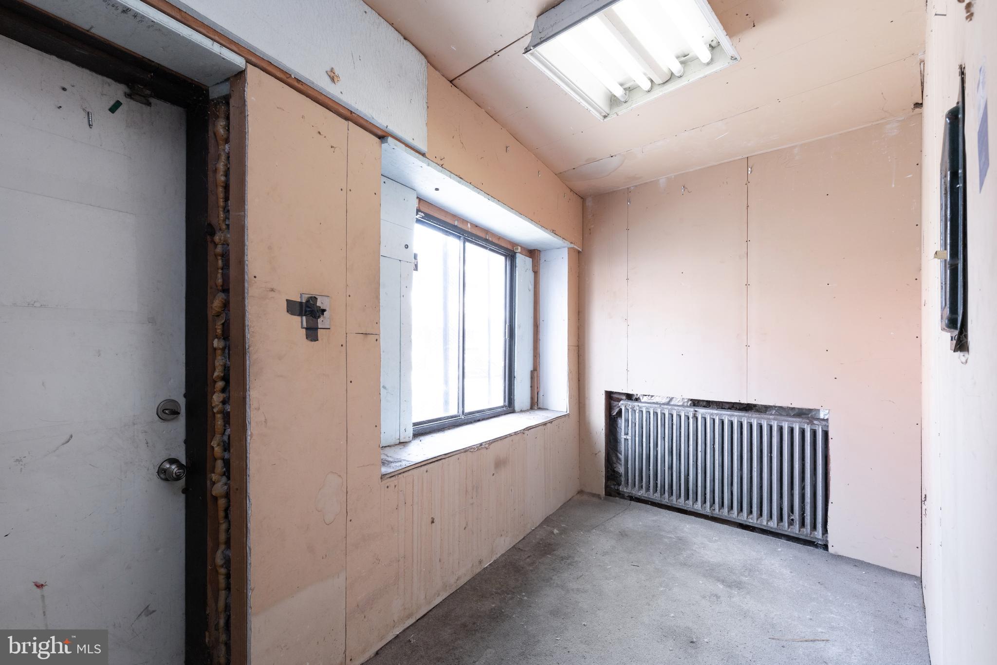 PENNSPORT - Commercial Sale