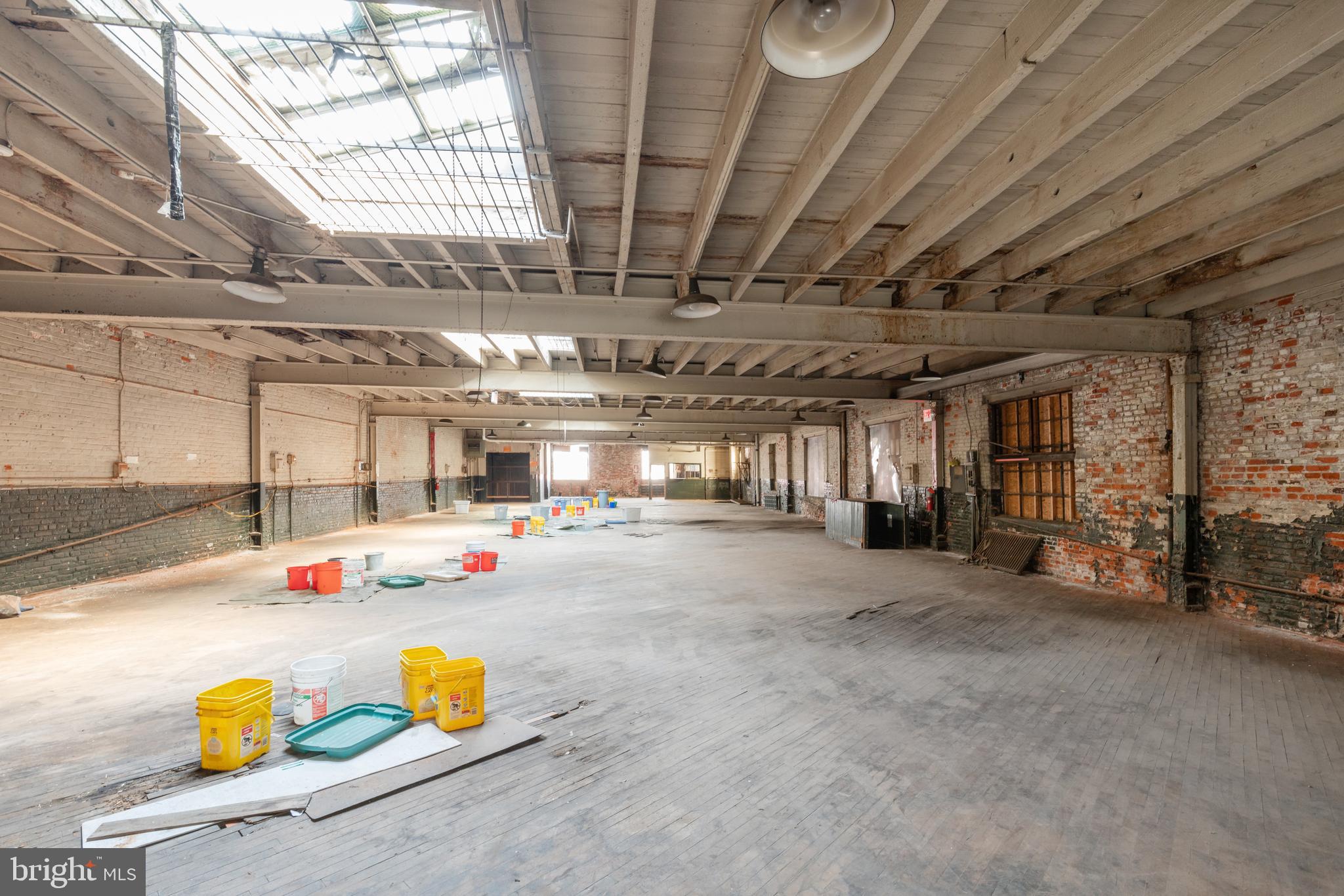 PENNSPORT - Commercial Sale