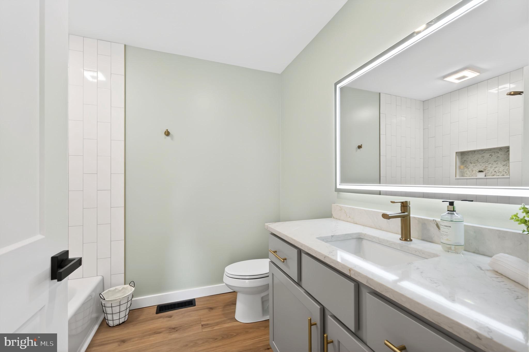 CHESTER HARBOR - Residential