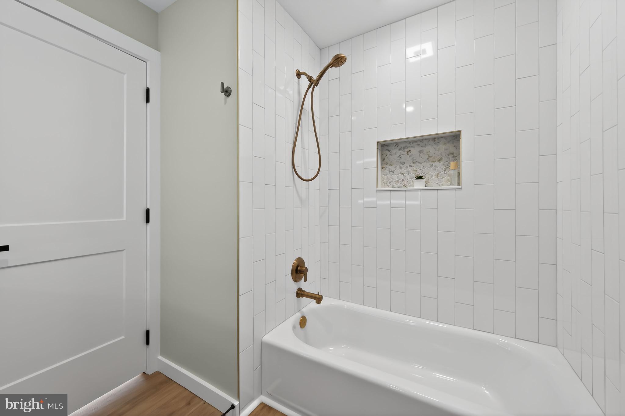 CHESTER HARBOR - Residential