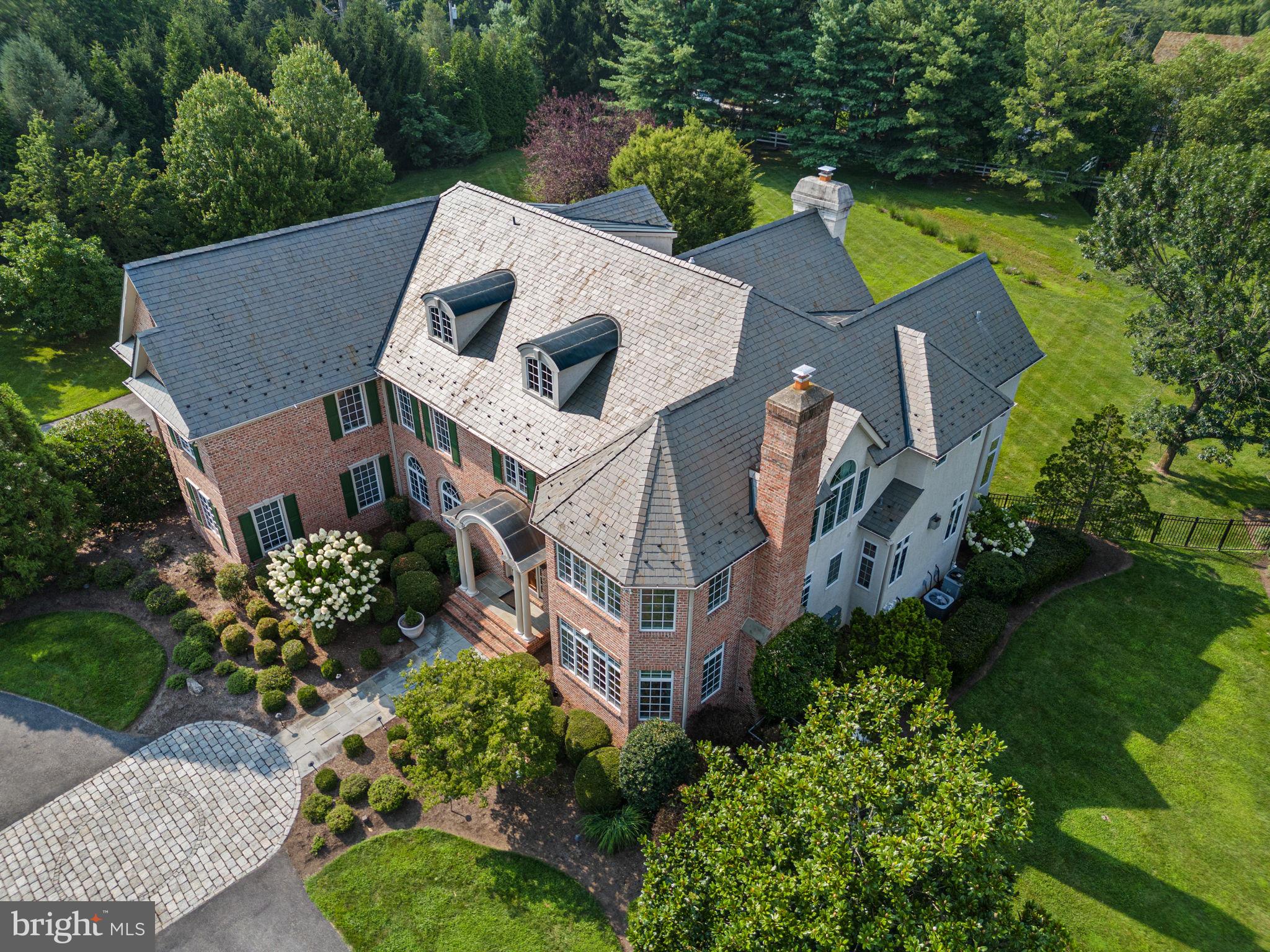 1 DOVECOTE LANE