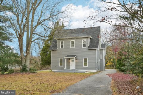 Homes For Sale - 998 E Butler Avenue<br/> Cumberland County, VINELAND, NJ 08360