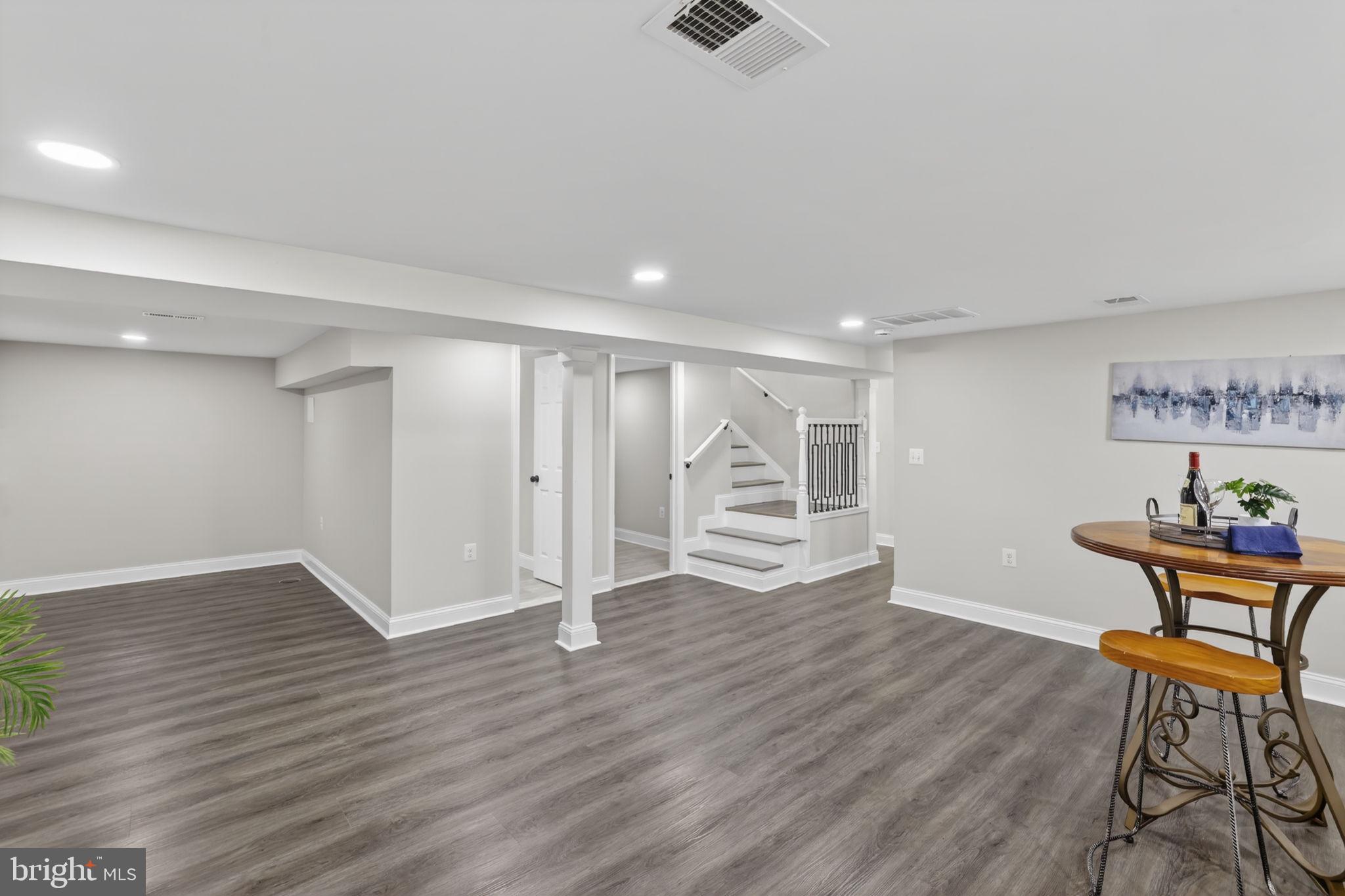 WINDSOR FARMS - Residential