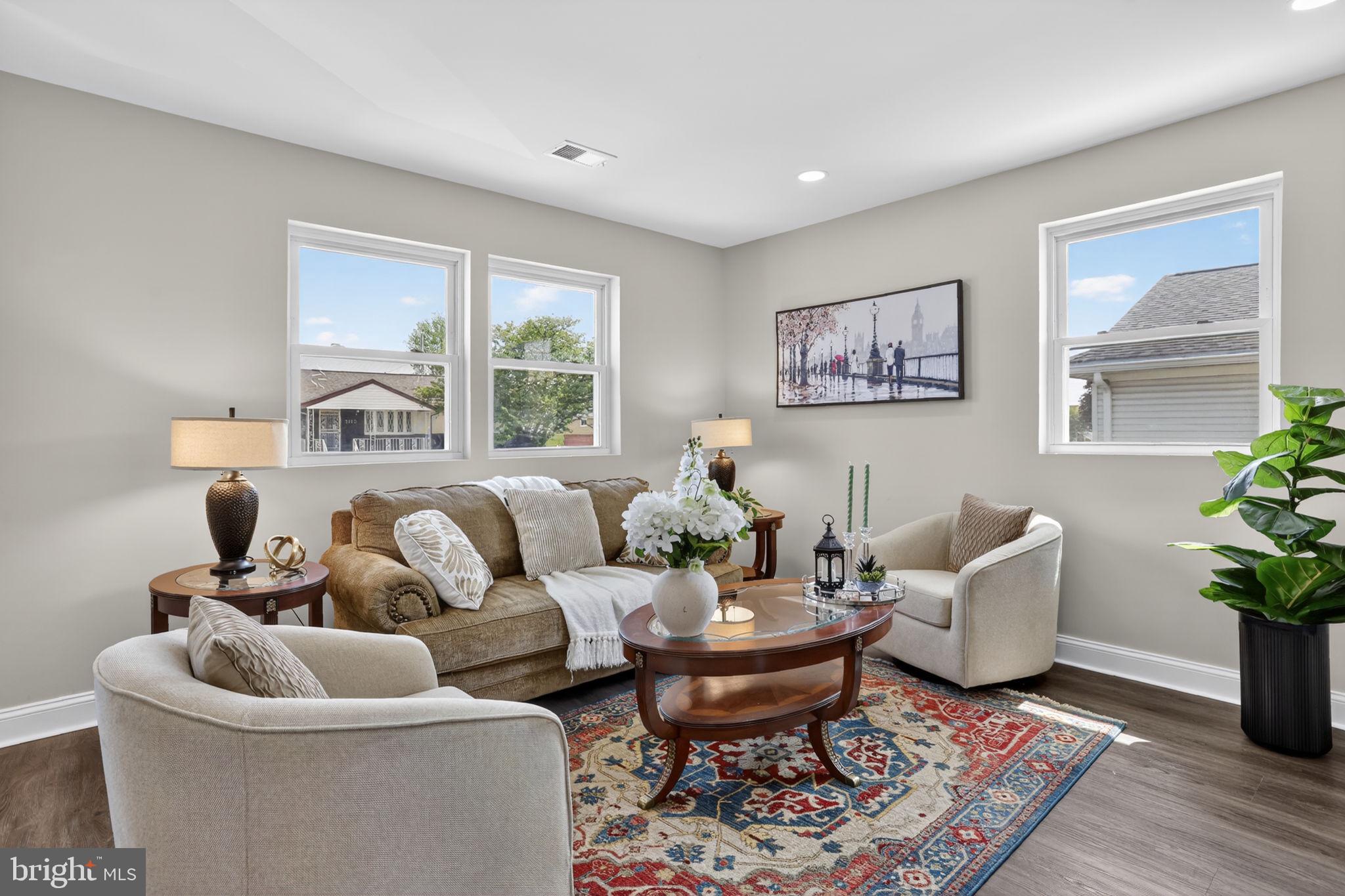 WINDSOR FARMS - Residential