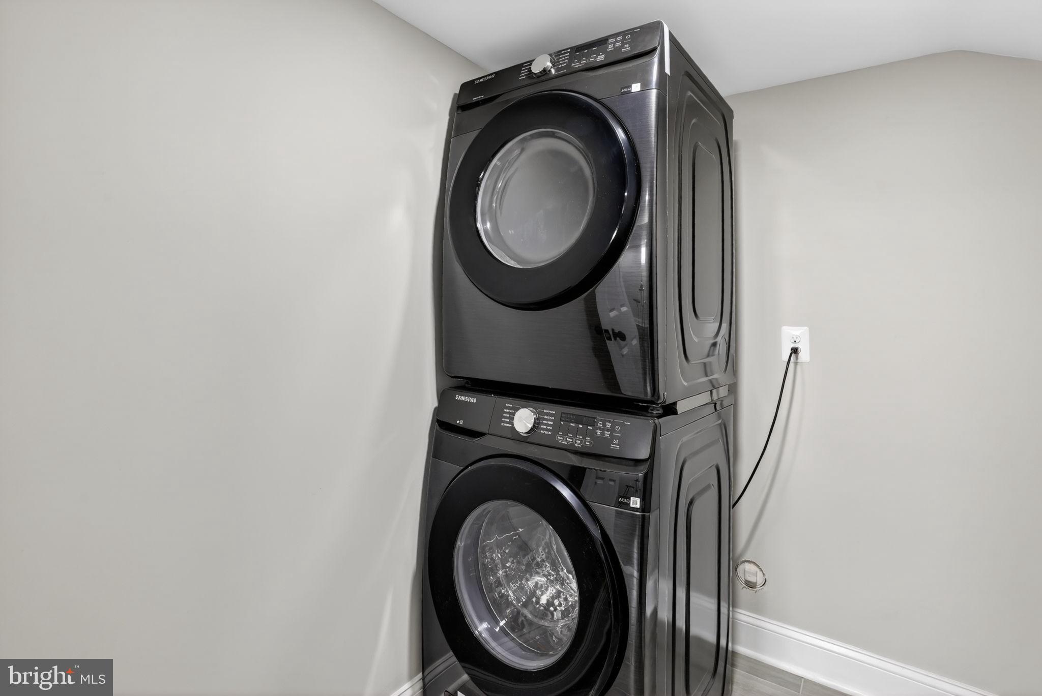 WINDSOR FARMS - Residential