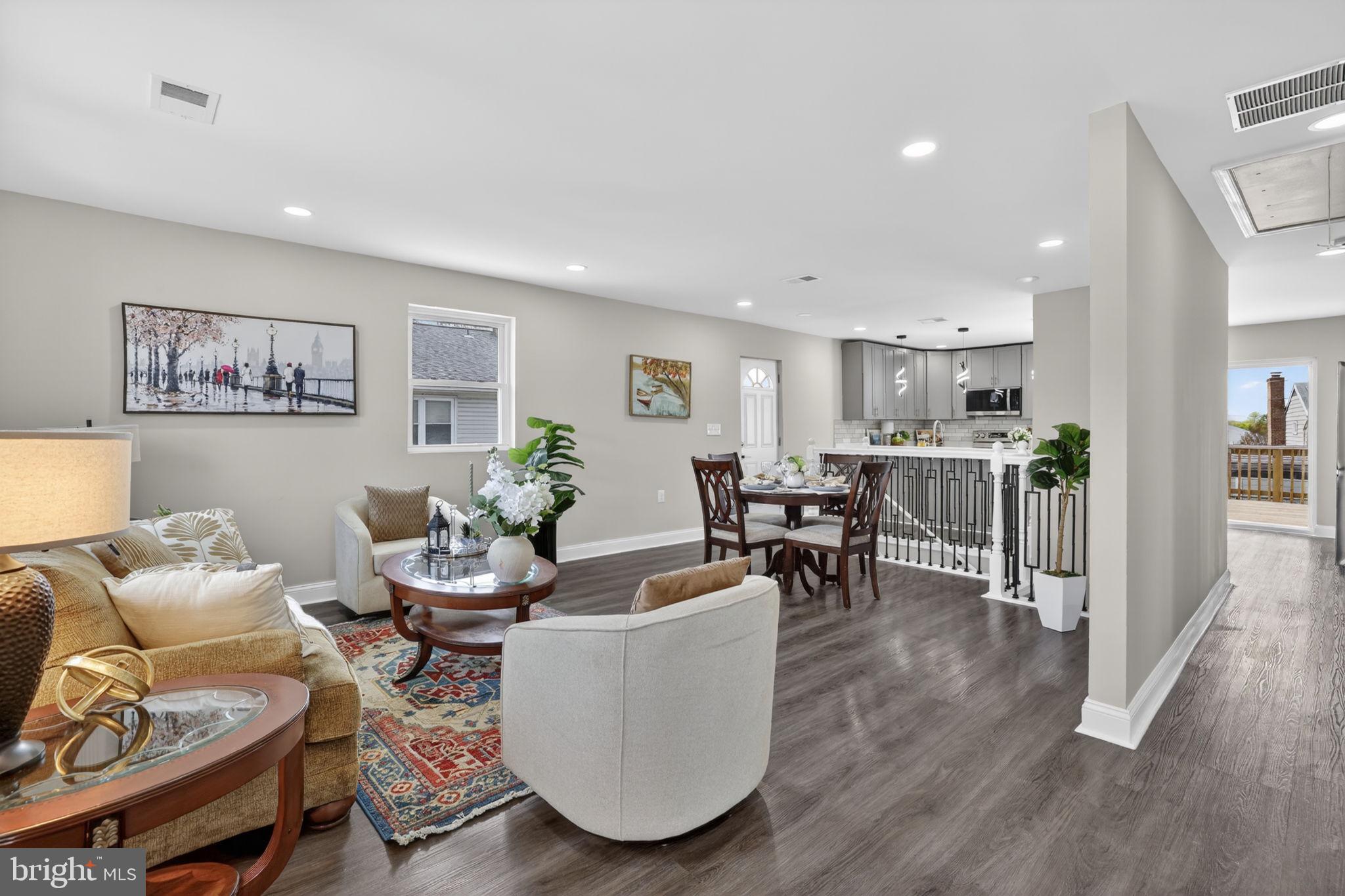 WINDSOR FARMS - Residential