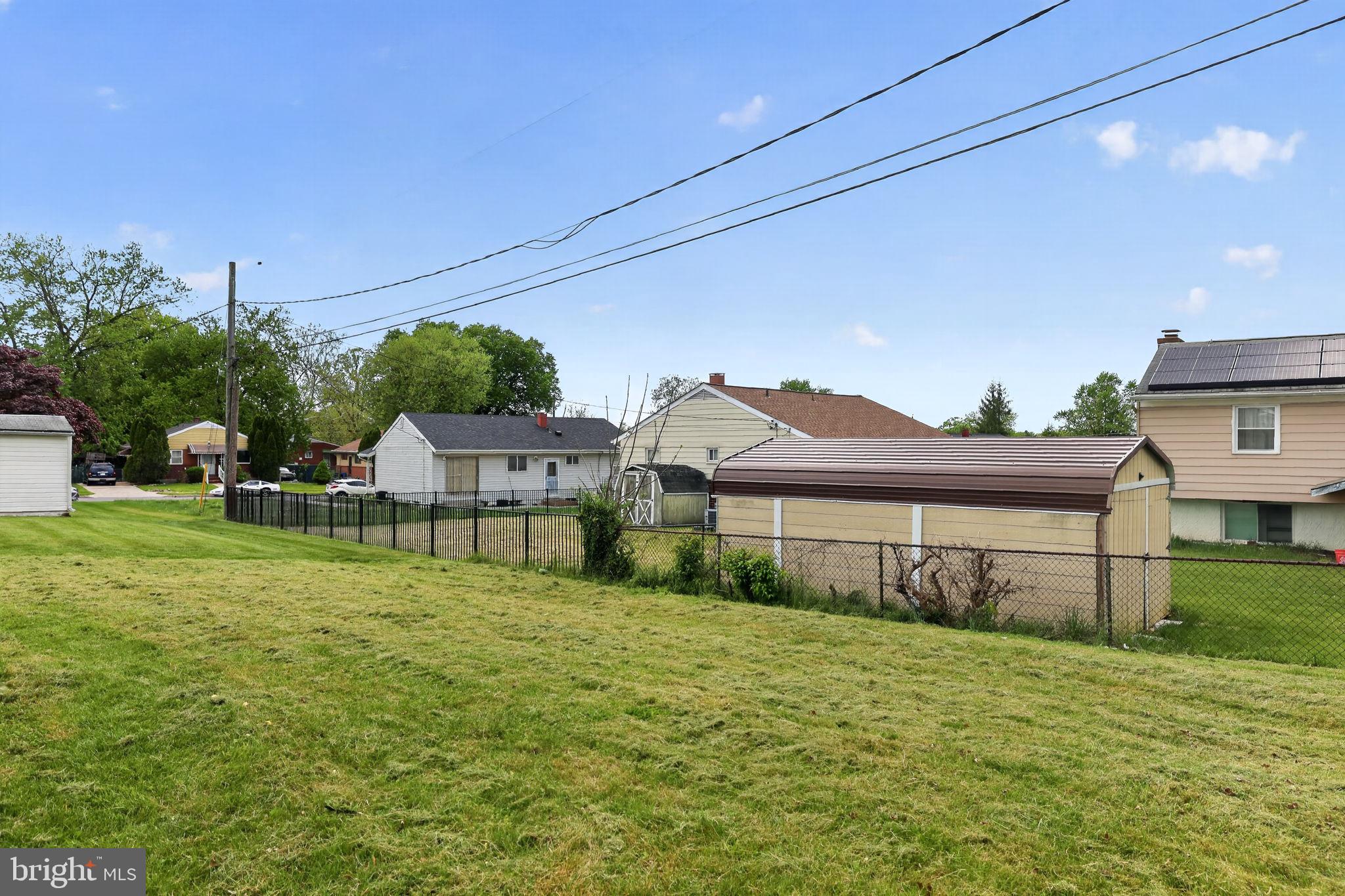 WINDSOR FARMS - Residential