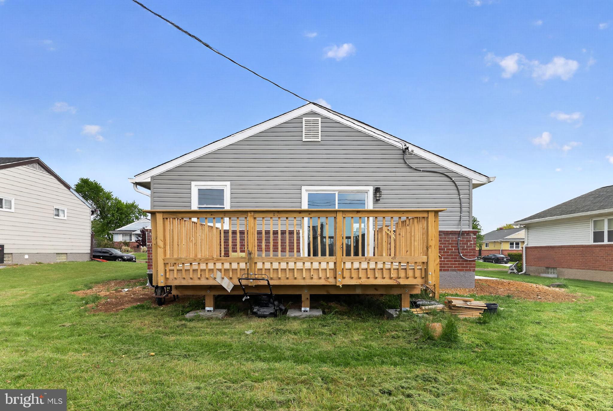 WINDSOR FARMS - Residential