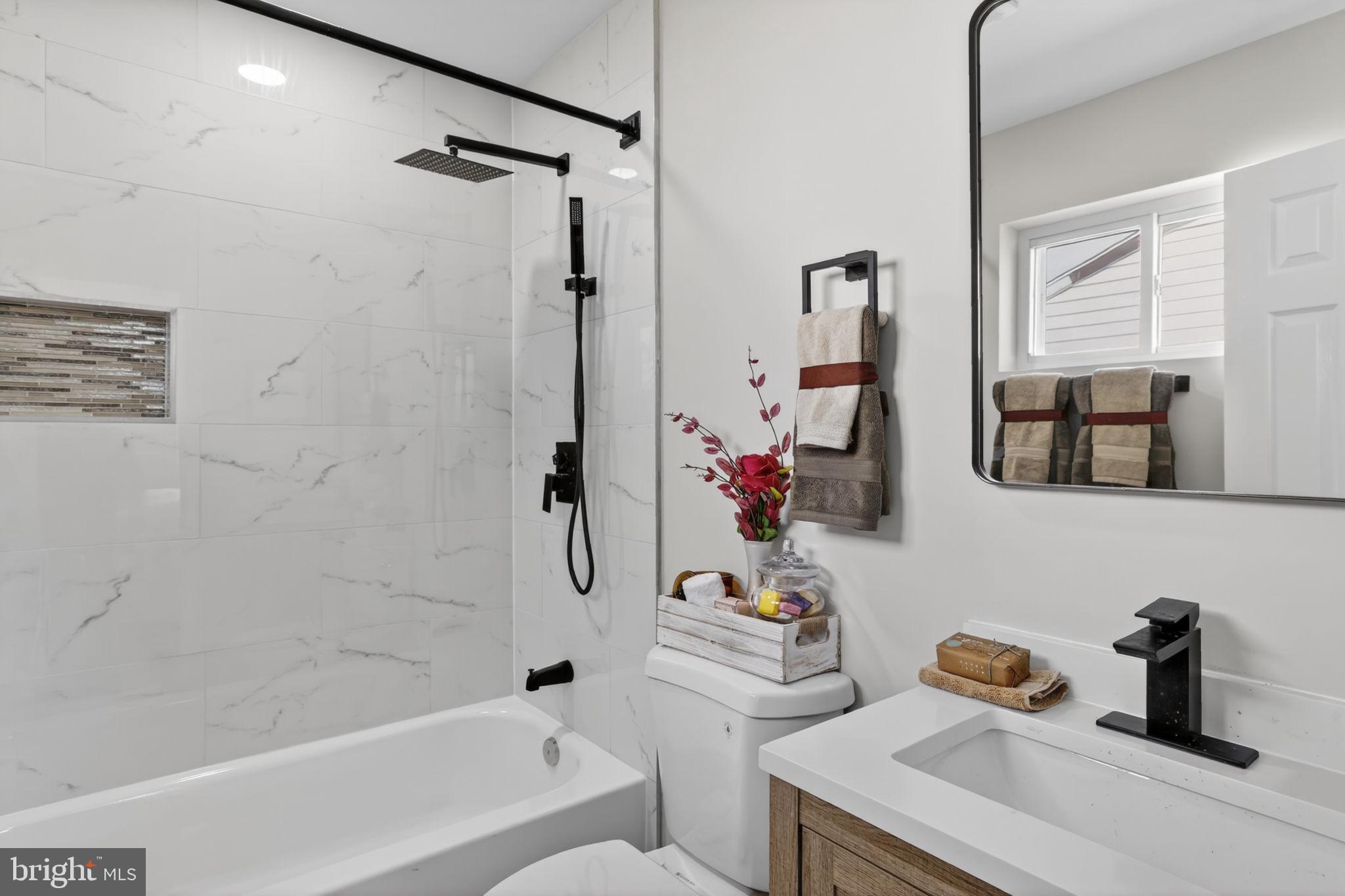 WINDSOR FARMS - Residential