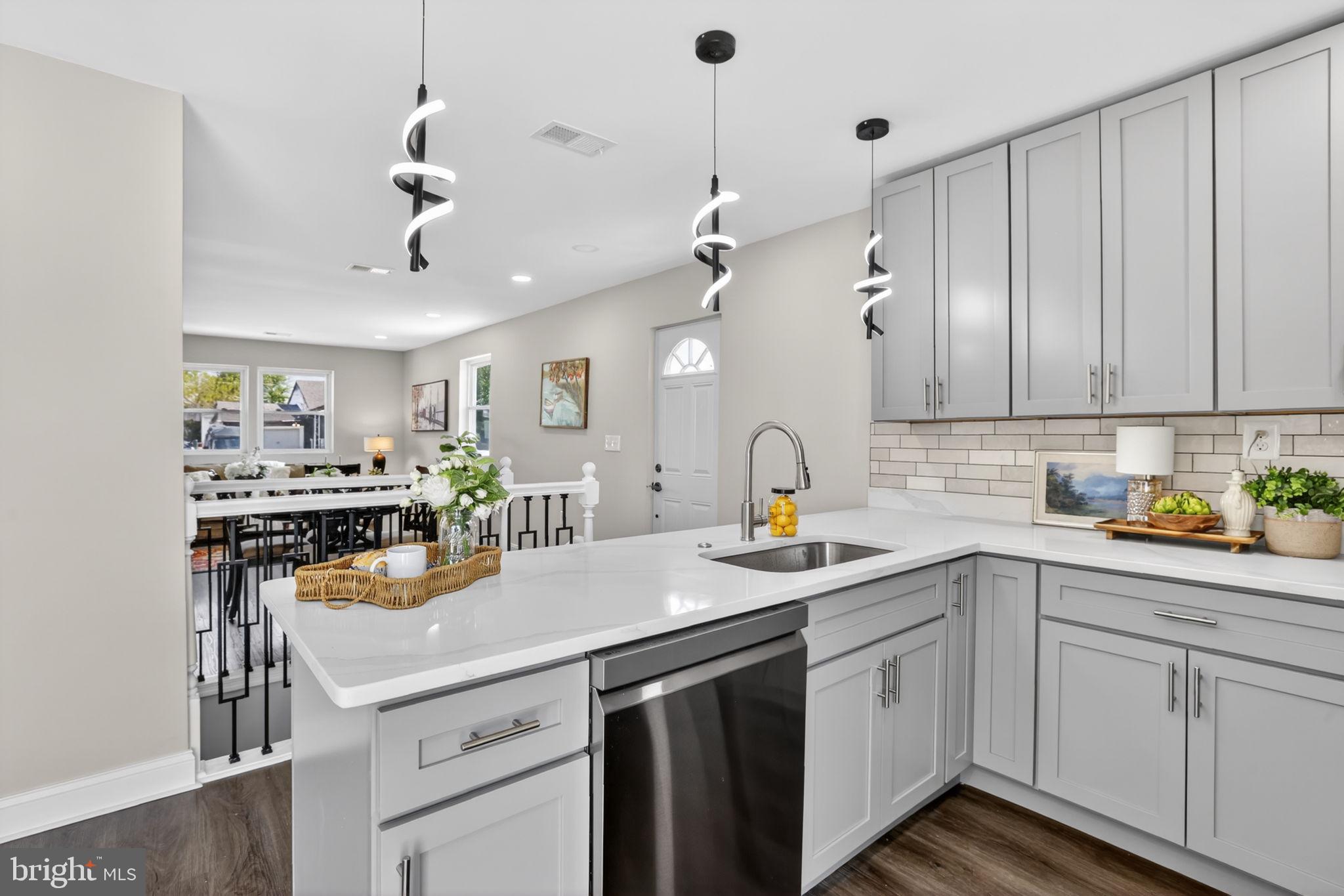 WINDSOR FARMS - Residential