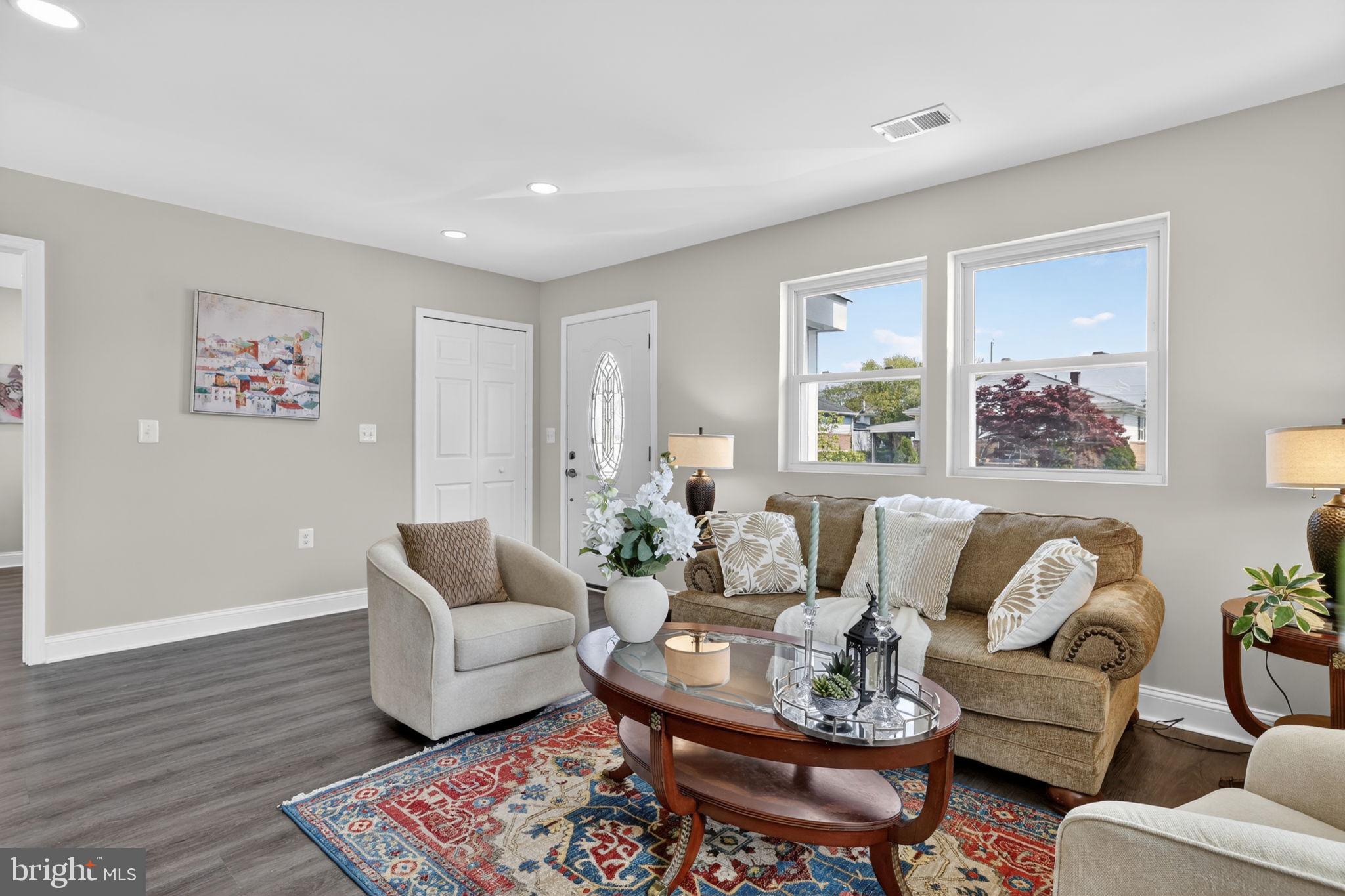 WINDSOR FARMS - Residential