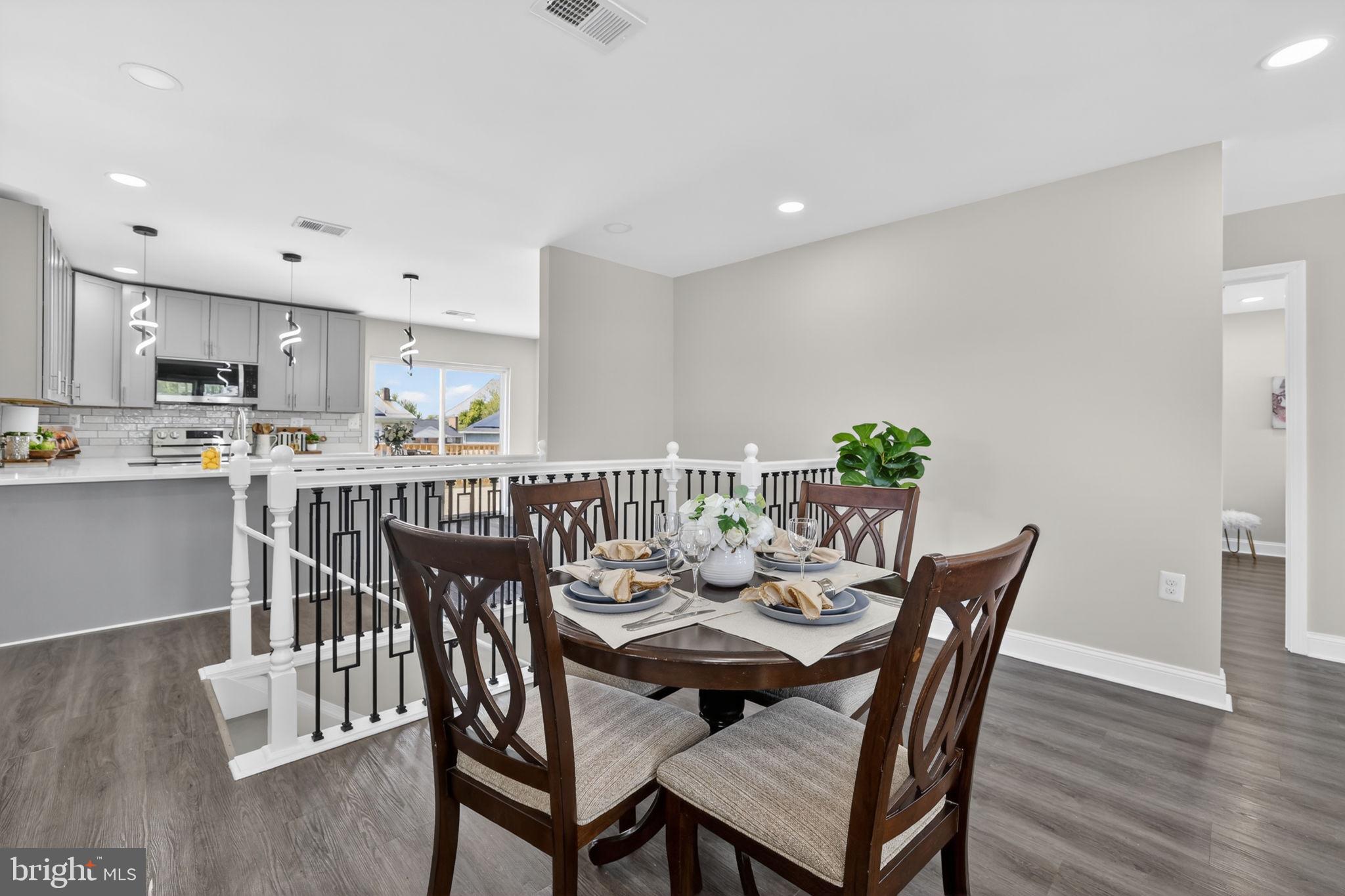 WINDSOR FARMS - Residential