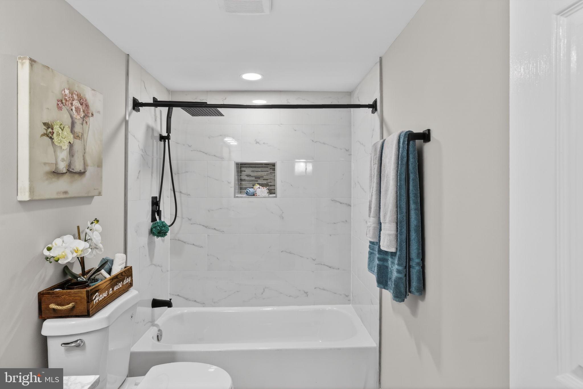 WINDSOR FARMS - Residential