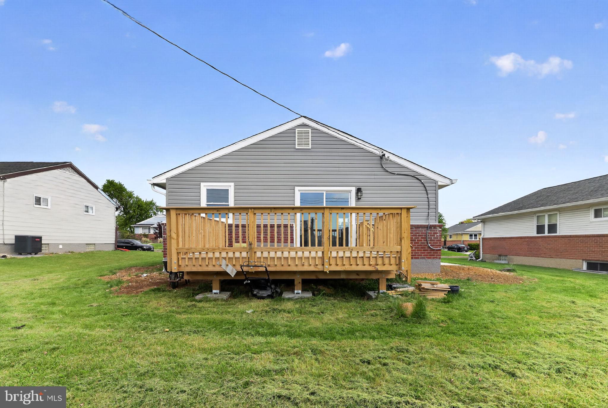 WINDSOR FARMS - Residential