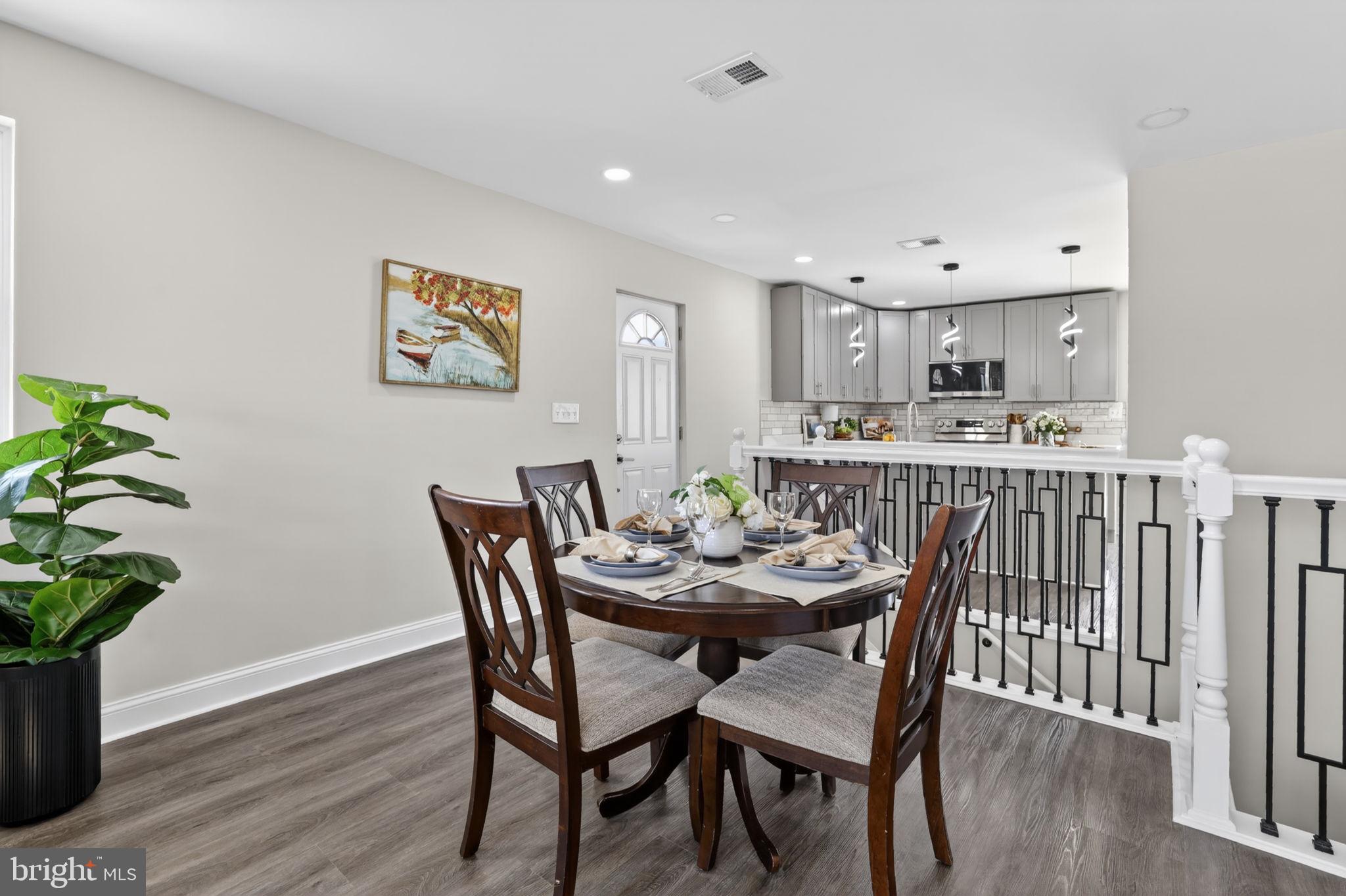 WINDSOR FARMS - Residential