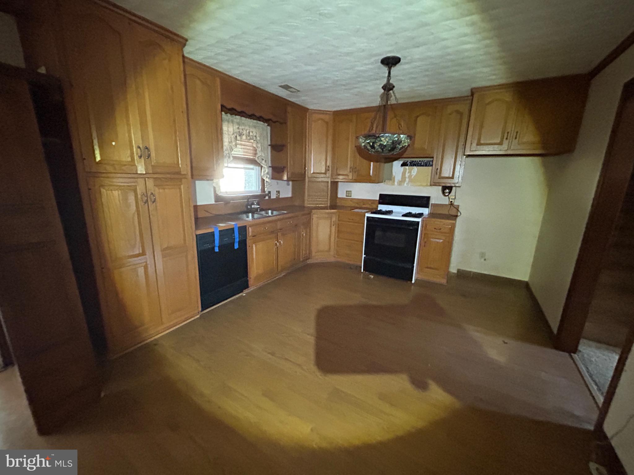 TWIN OAKS - Residential