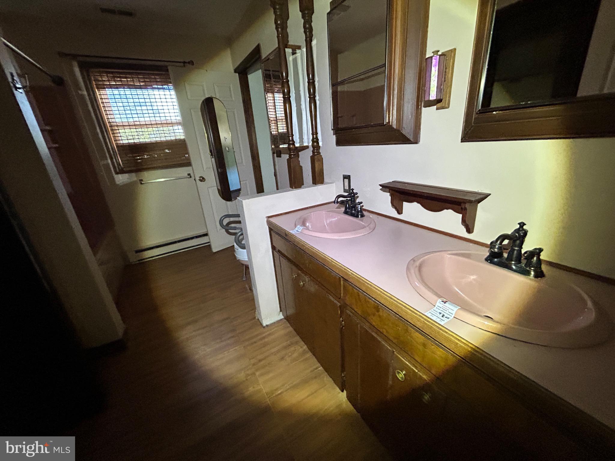 TWIN OAKS - Residential