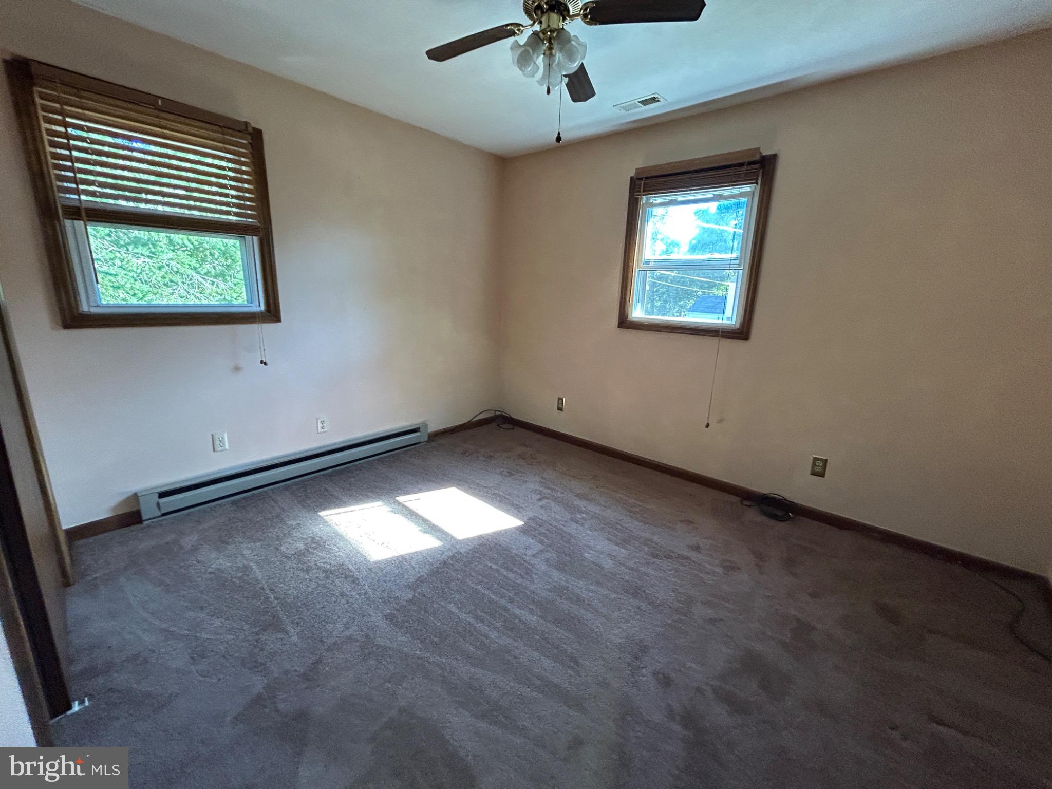 TWIN OAKS - Residential