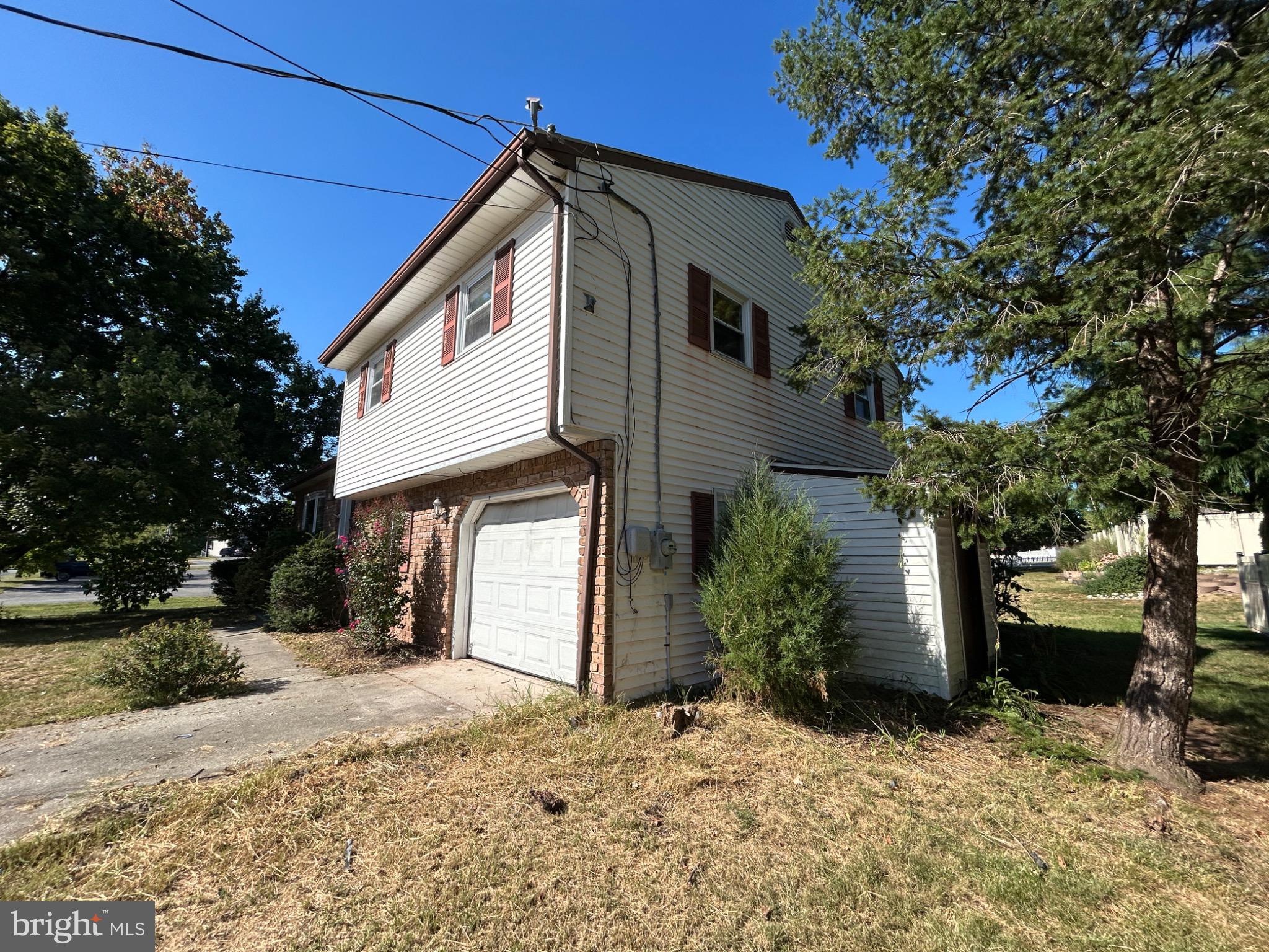 TWIN OAKS - Residential