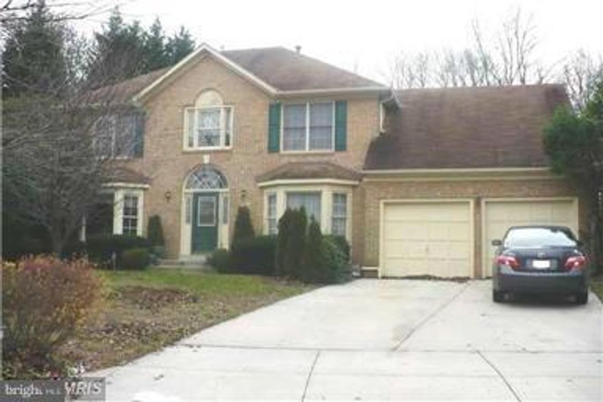 FULLY APPROVED SHORT SALE SEE APPROVAL LETTER IN DOC'S must close by JAN. 9TH 2015 bank will pay $11,100 in closing help.  No FHA - Only Conventional or CASH. Make this home your clients Christmas Gift - Features a 2 story foyer and palladium windows, 4BR 3.5BA, 2 car garage, Family room with fireplace.  Large kitchen, deck, finished basement,recessed lighting and built in entertainment center.