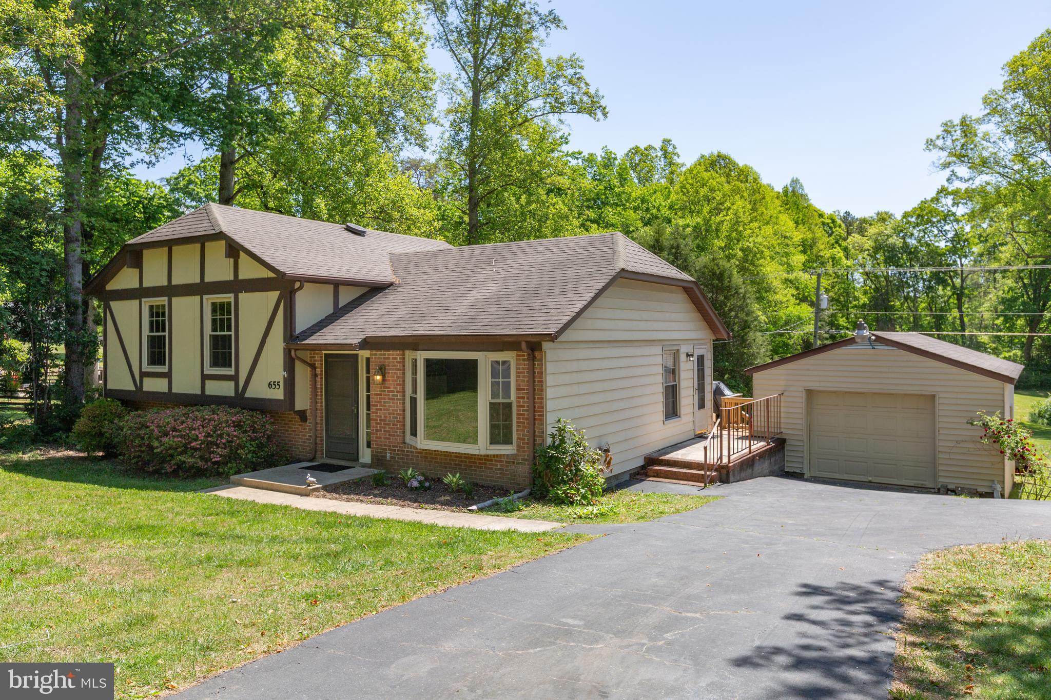 WOODRIDGE - Residential