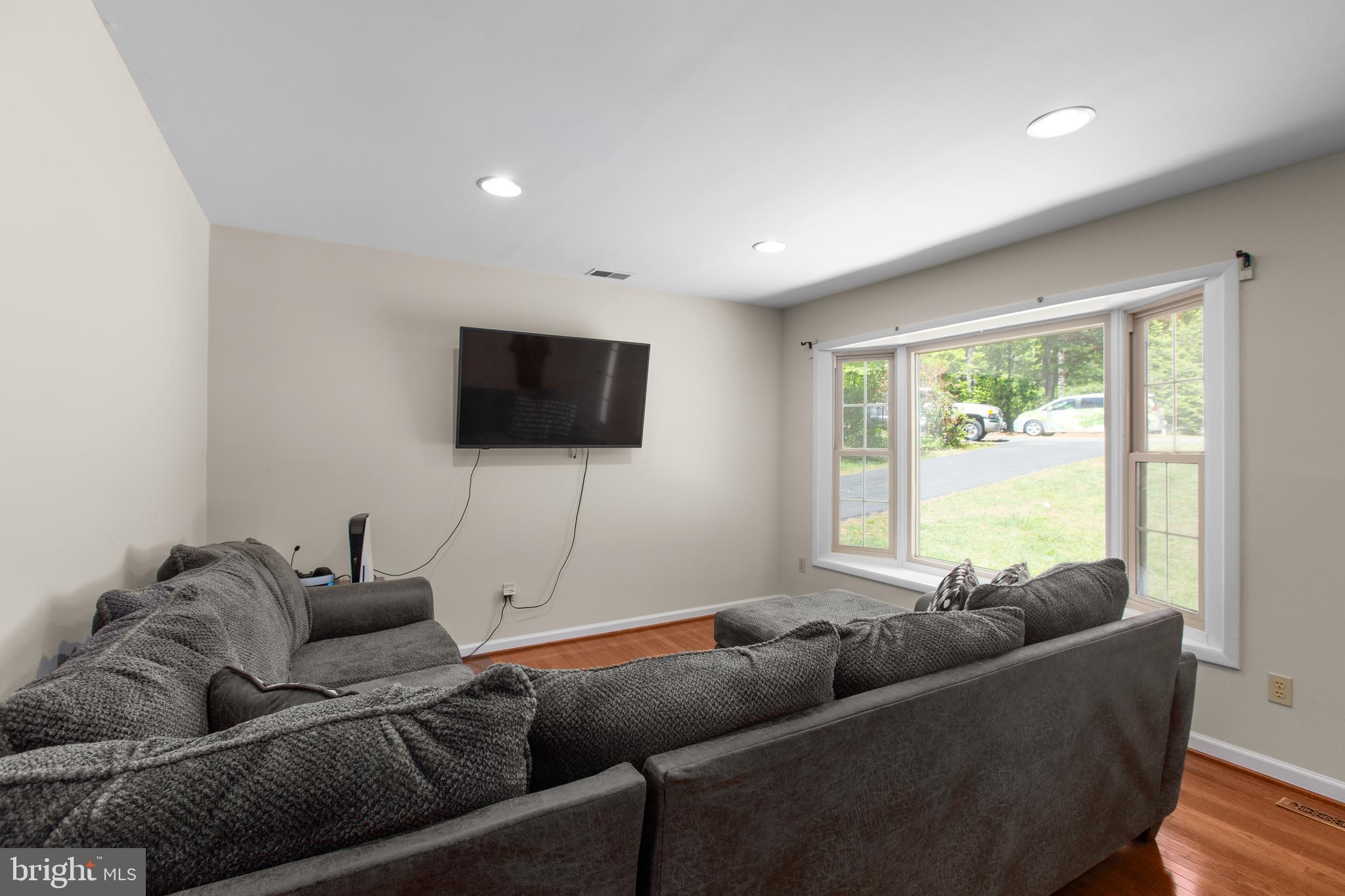 WOODRIDGE - Residential