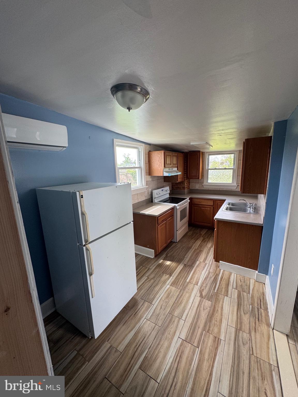 WAVERLY - Residential Lease