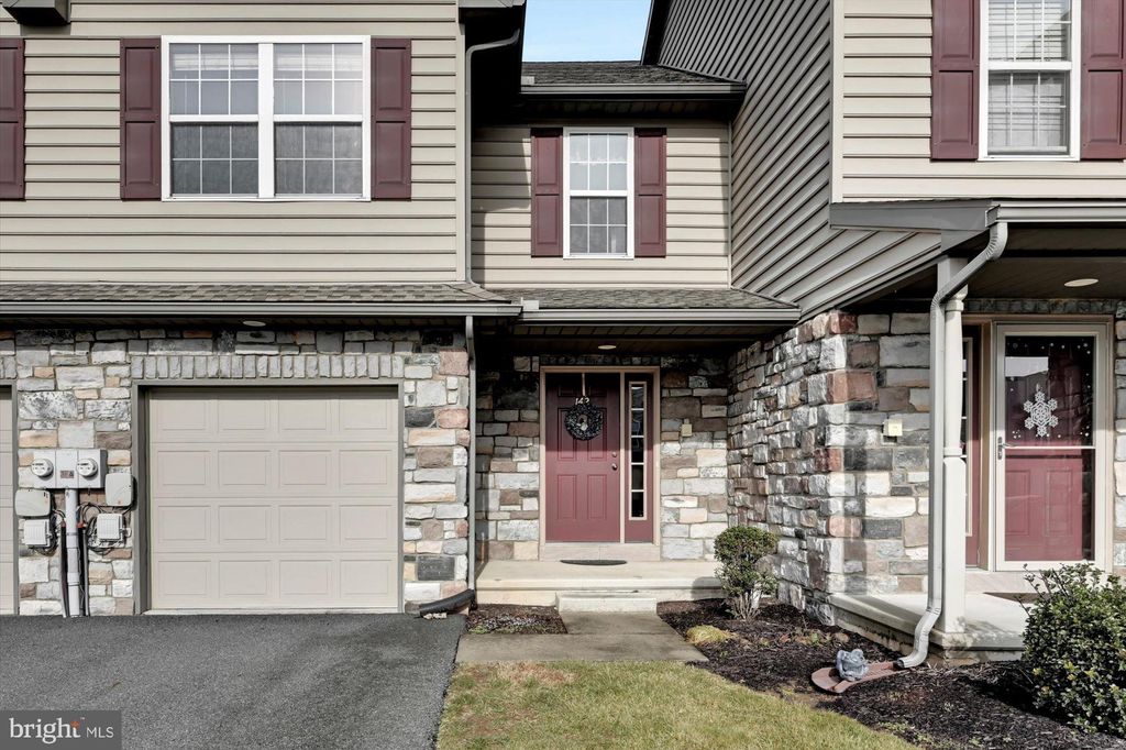 Photo of 142 MOUNT OLIVE LN, EPHRATA, PA 17522 (MLS # PALA2029362)