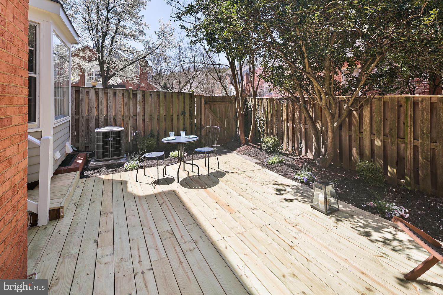 BELLE HAVEN ON THE GREEN - Residential