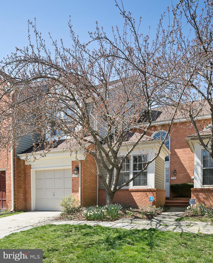 BELLE HAVEN ON THE GREEN - Residential