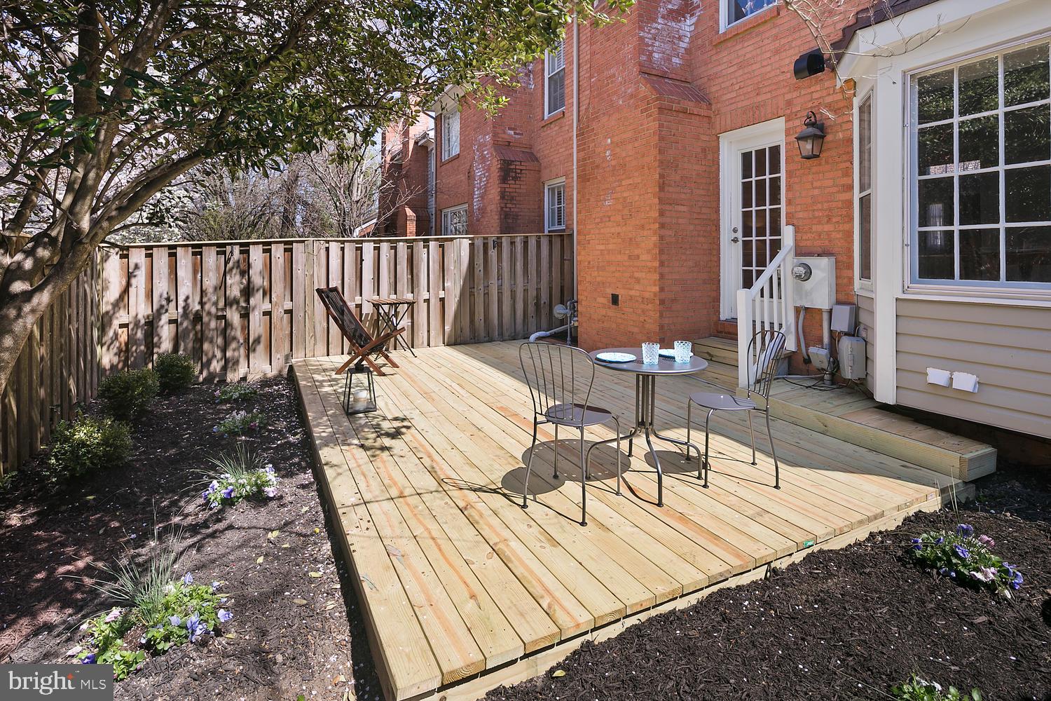 BELLE HAVEN ON THE GREEN - Residential