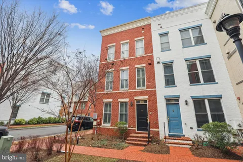 MLS: DCDC2187398