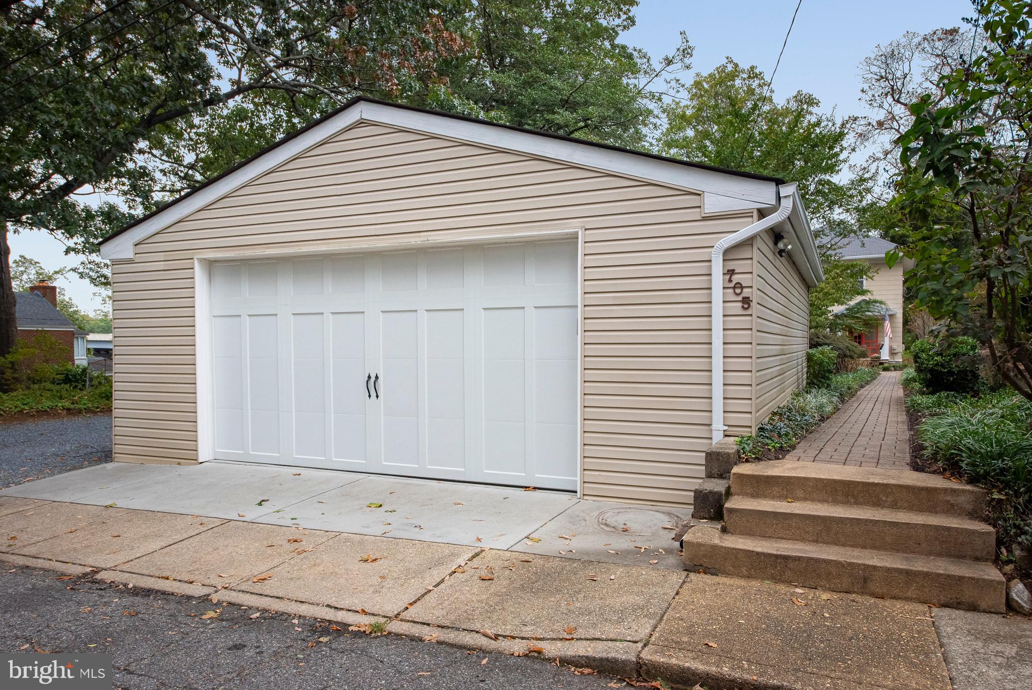 WEST ANNAPOLIS - Residential