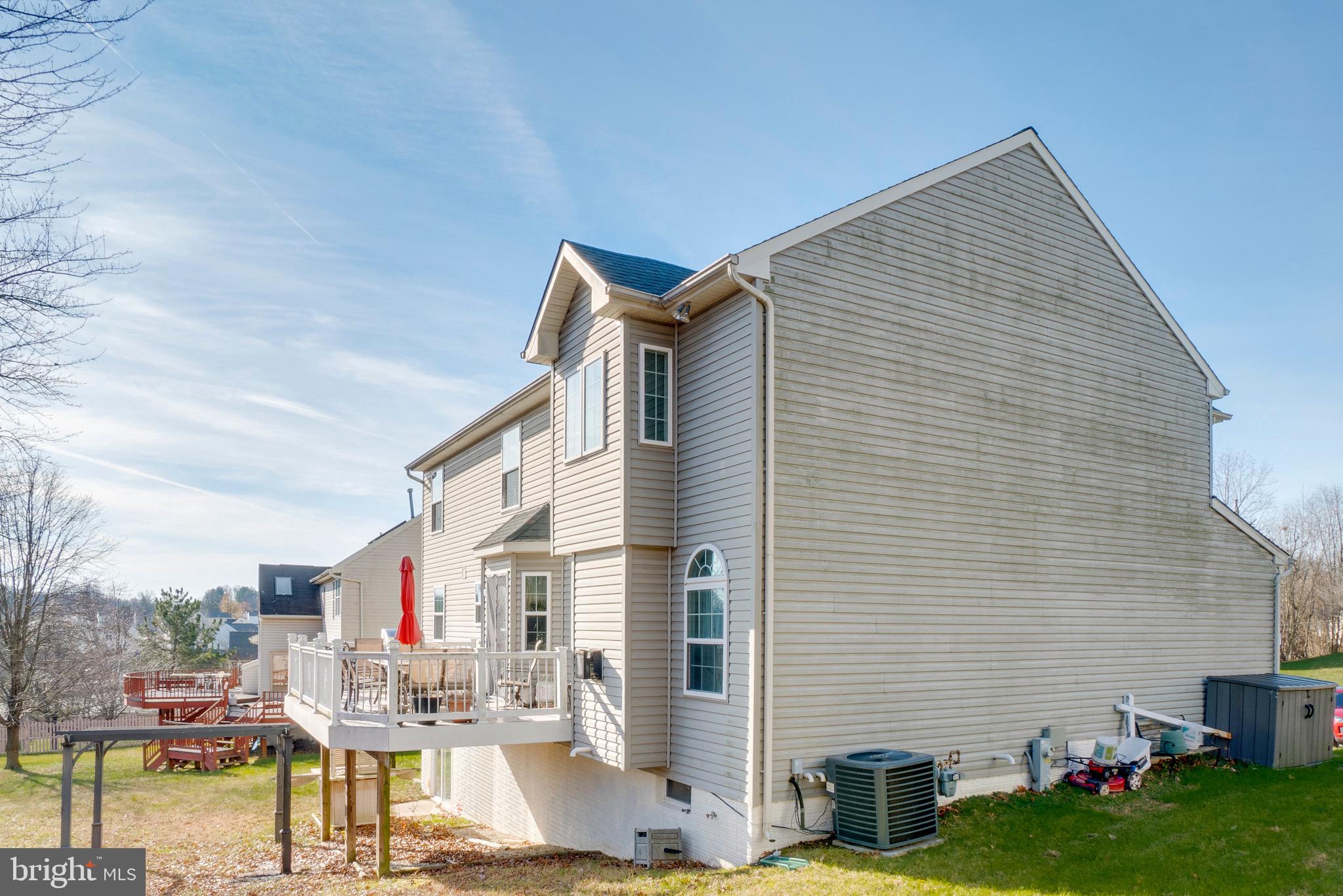 LYONSWOOD - Residential