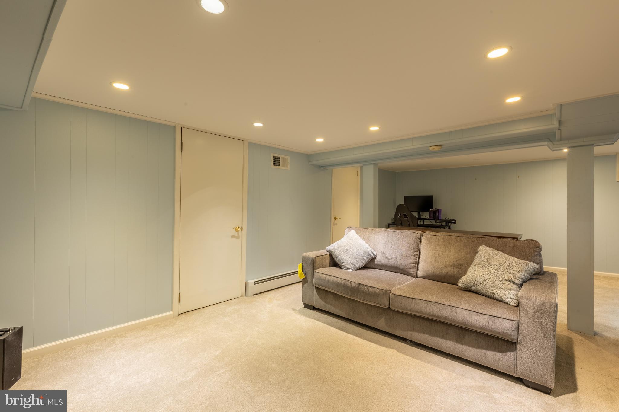 LIMESTONE ACRES - Residential