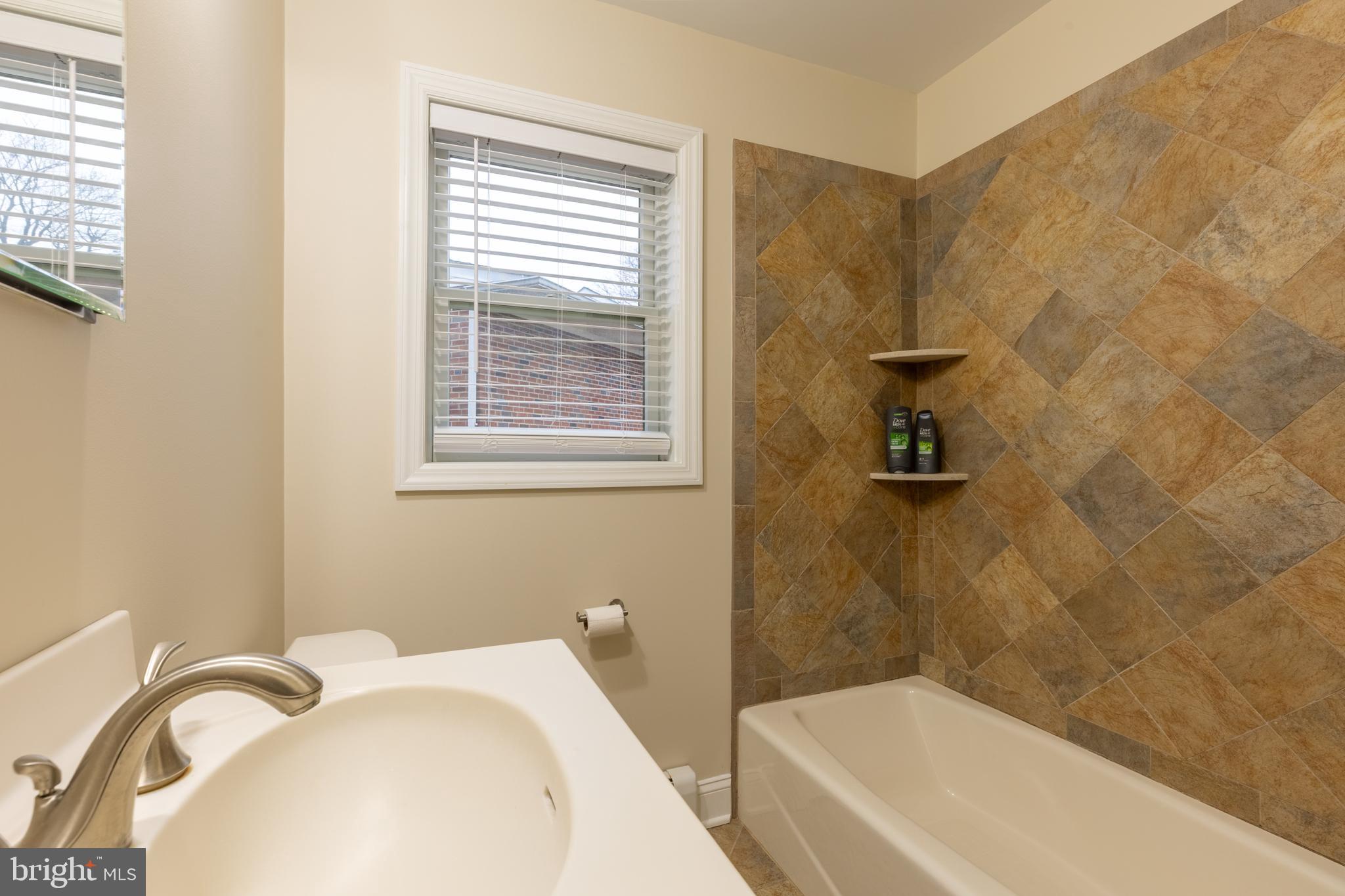 LIMESTONE ACRES - Residential