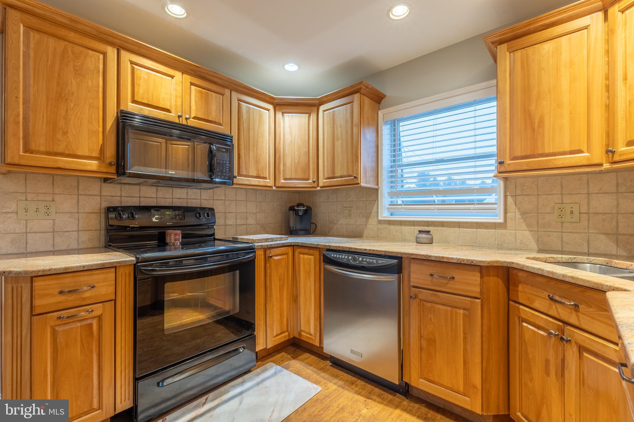 LIMESTONE ACRES - Residential