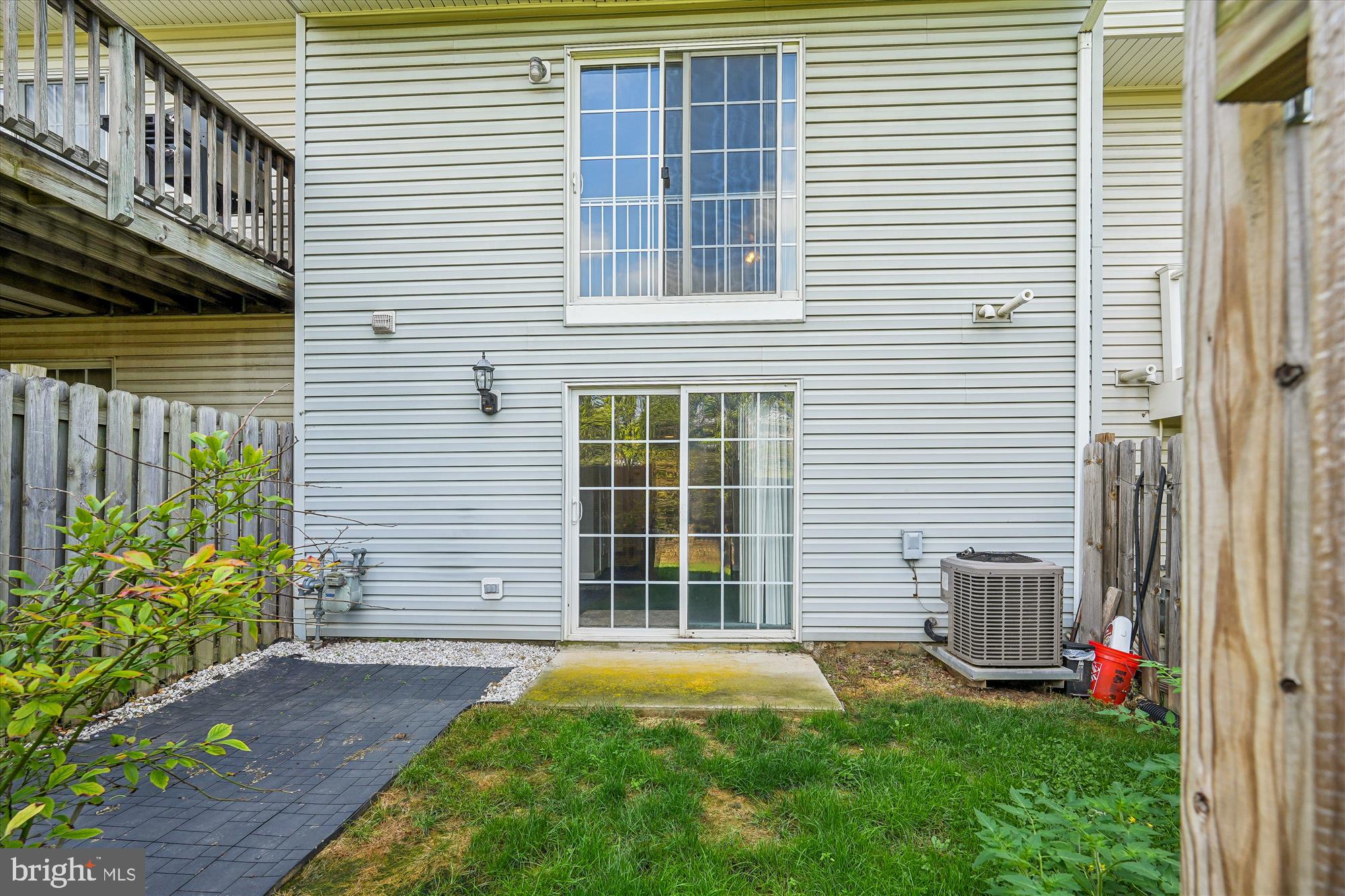 5633 TESSIE COURT