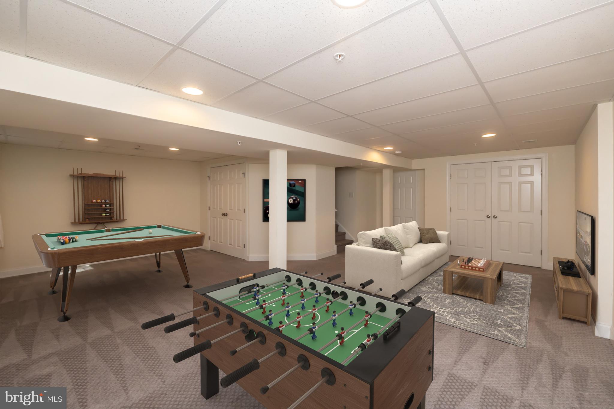 VILLAGE GREENE - Residential