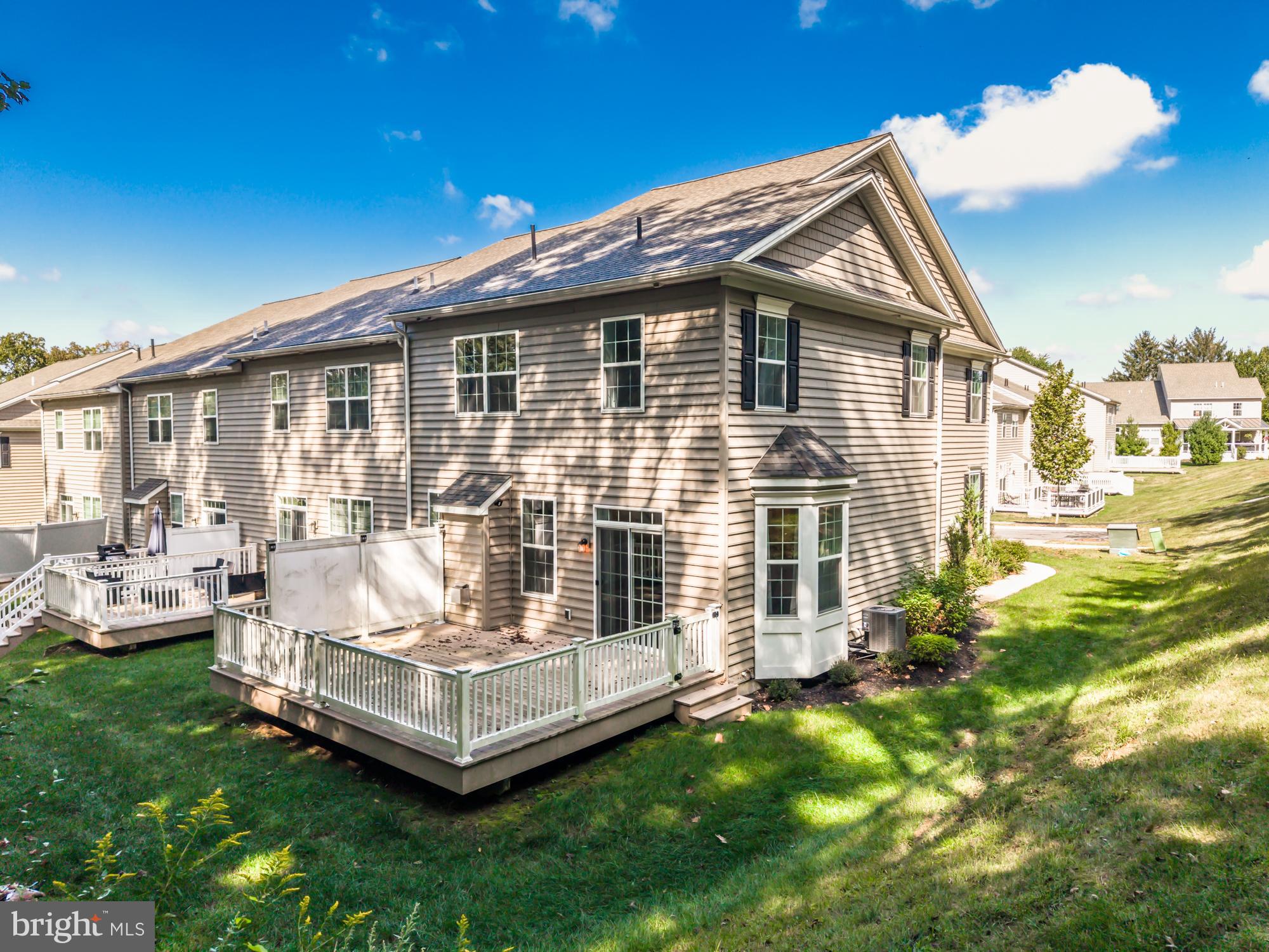 VILLAGE GREENE - Residential