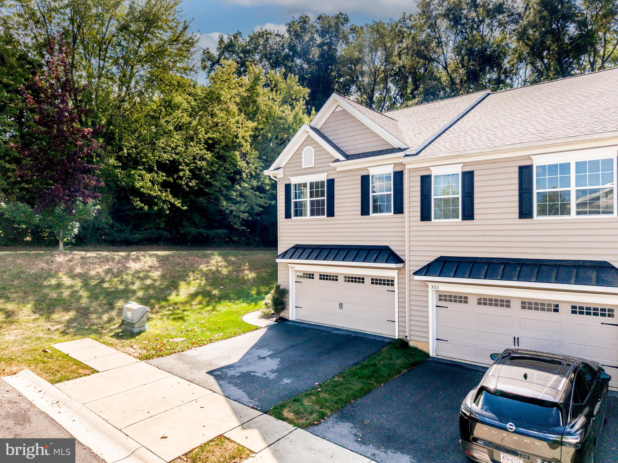 VILLAGE GREENE - Residential