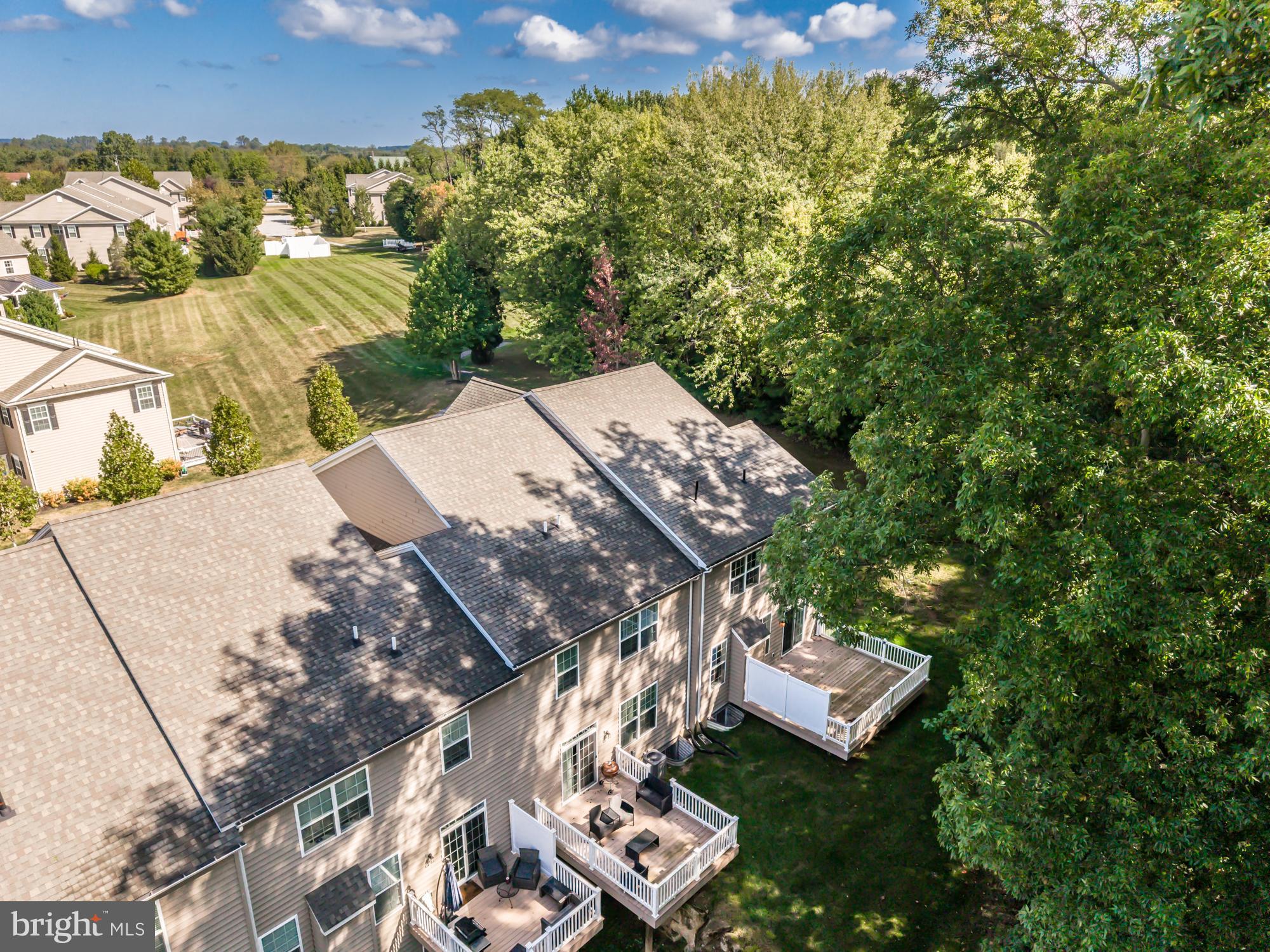 VILLAGE GREENE - Residential